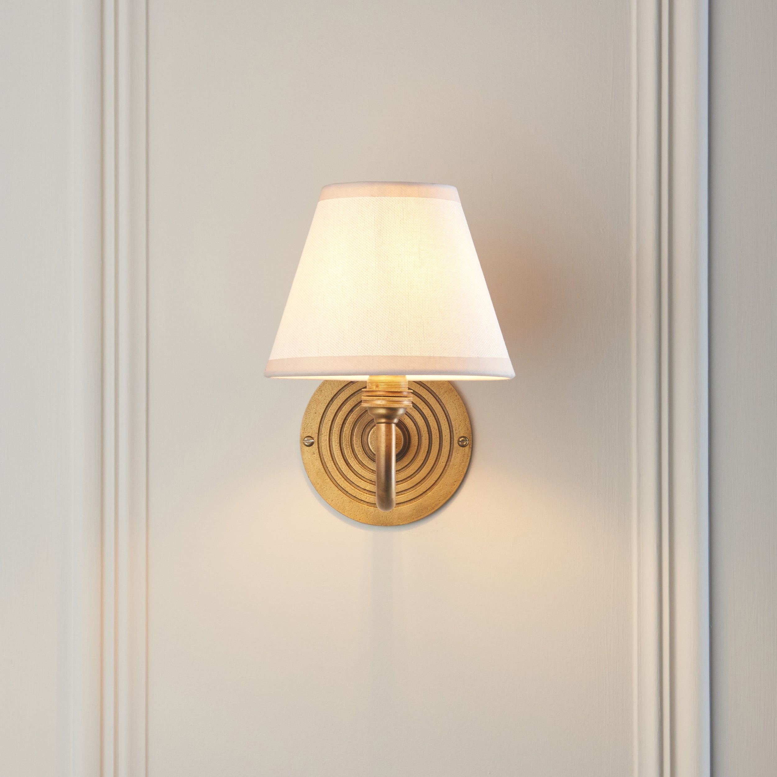 Endon Ripple Curve & Ivy 16Cm Wall Light - Antique Brass & Vintage White Fabric