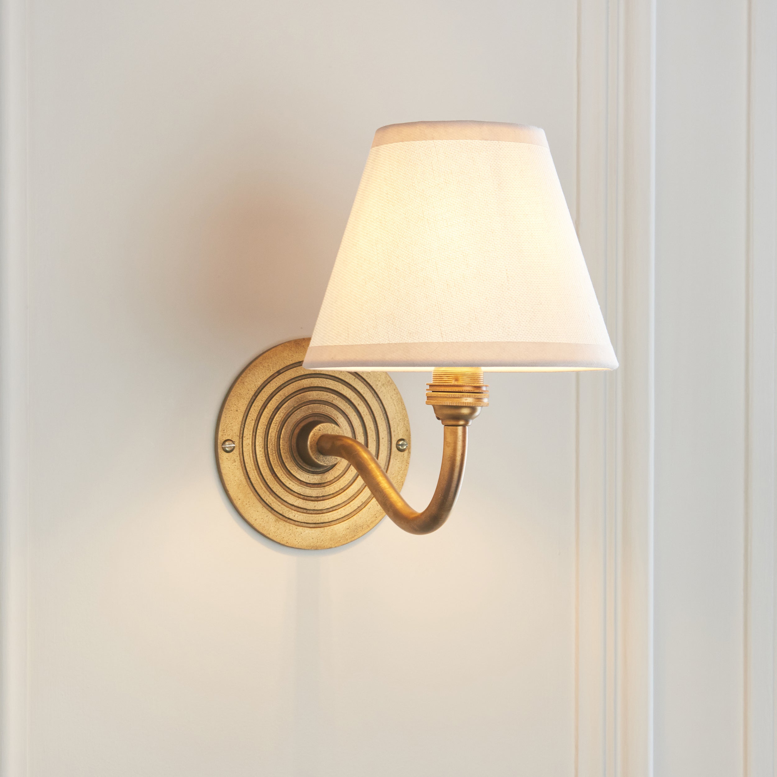 Endon Ripple Curve & Ivy 16Cm Wall Light - Antique Brass & Vintage White Fabric