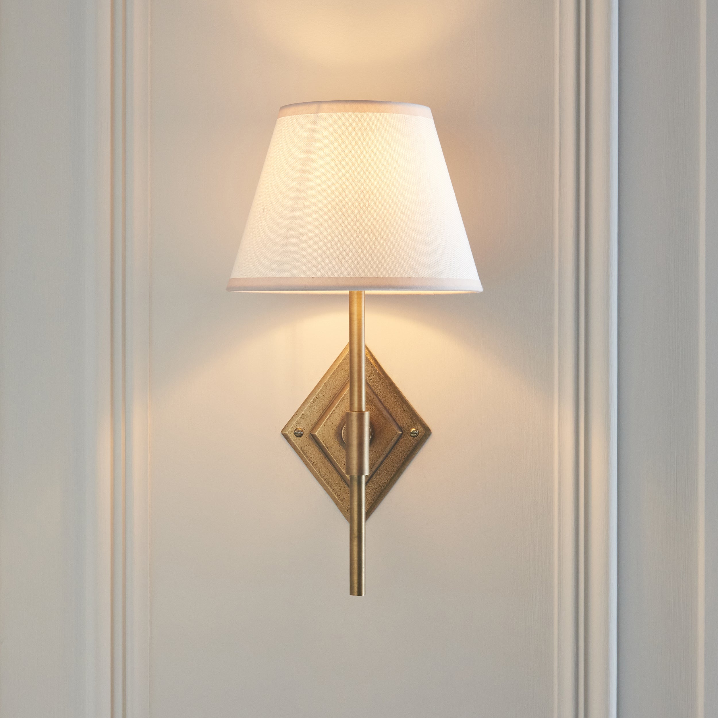 Endon Diamond Tall & Ivy 20Cm Wall Light - Antique Brass & Vintage White Fabric