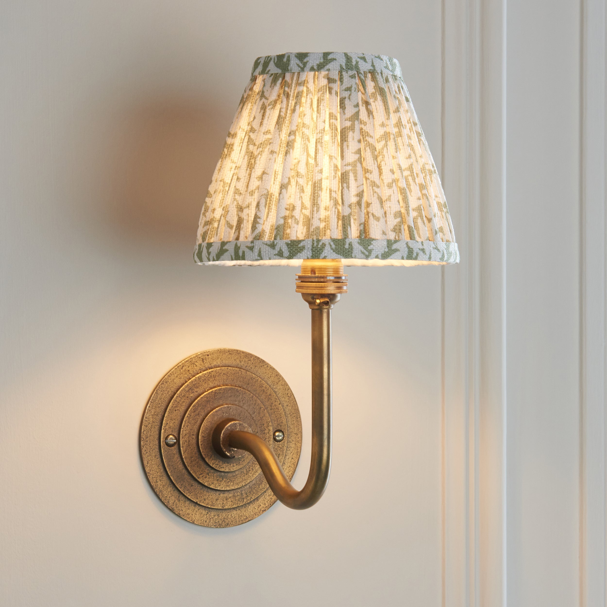 Endon Halo Swan & Leaf 16Cm Wall Light - Antique Brass & Herb Garden Green Fabric