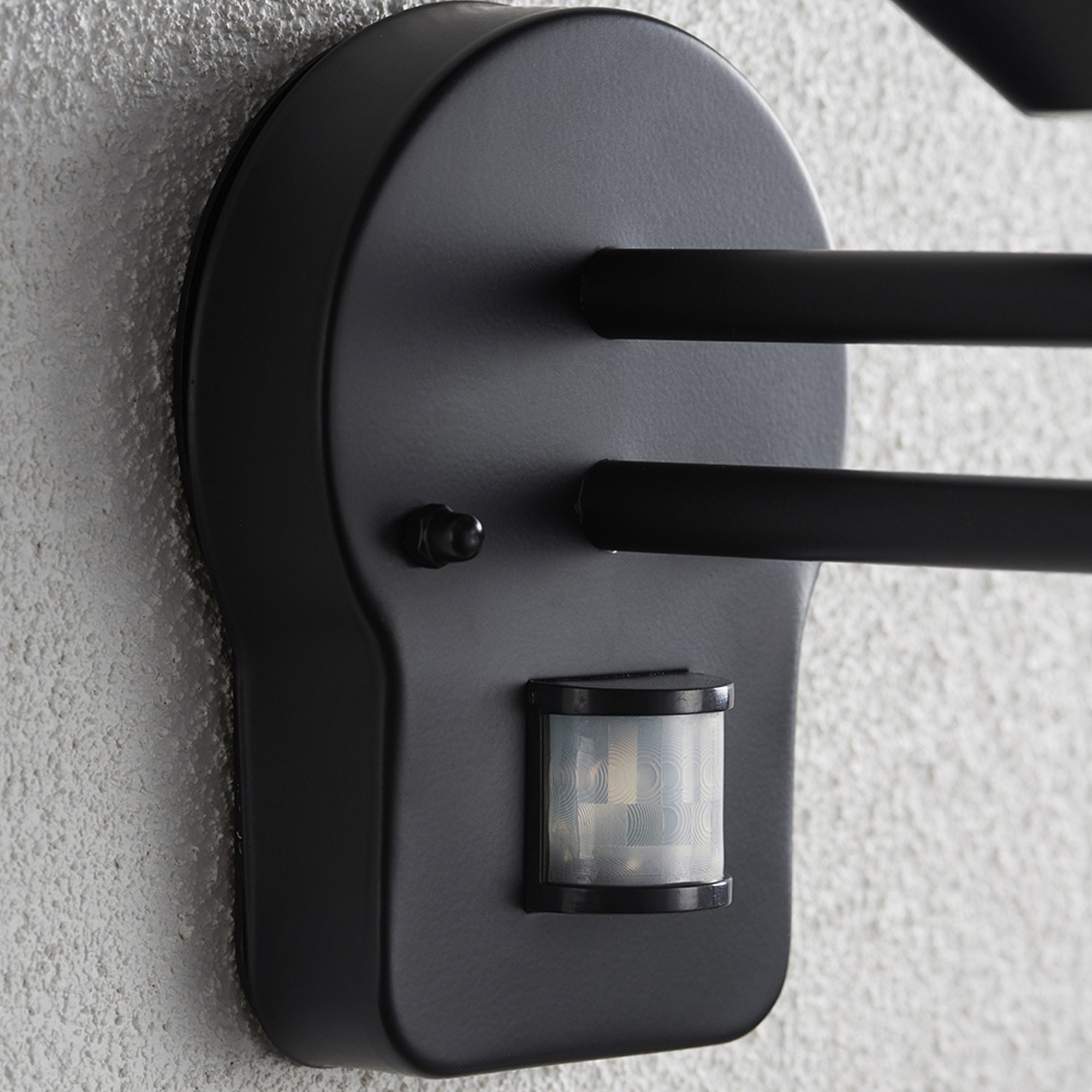 Saxby Inova PIR Single Light Wall Fitting IP44 - Matt Black