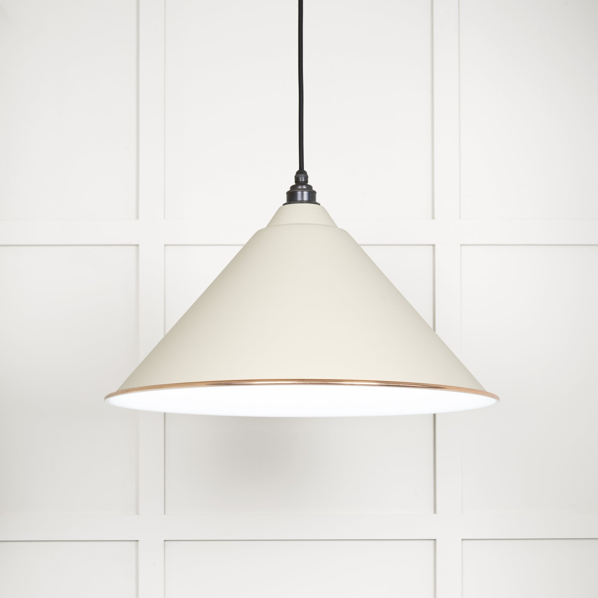 From The Anvil White Gloss Hockley Pendant - Teasel (Off White/Cream)