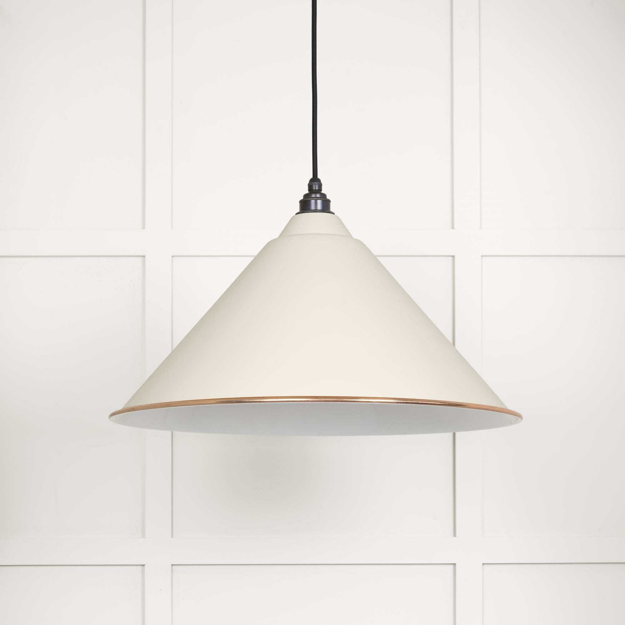 From The Anvil White Gloss Hockley Pendant - Teasel (Off White/Cream)