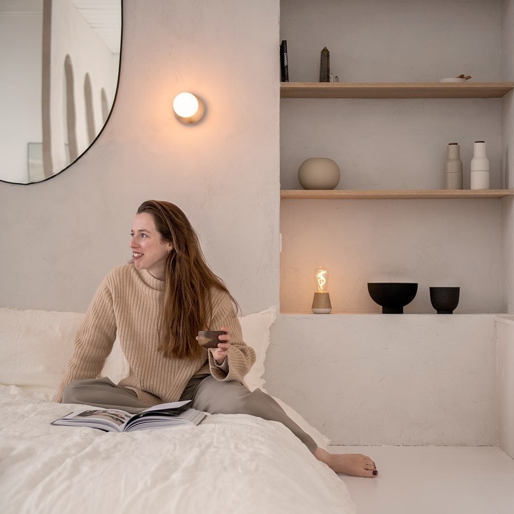 Humble Bee Wall Light - Gold & Frosted Bulb