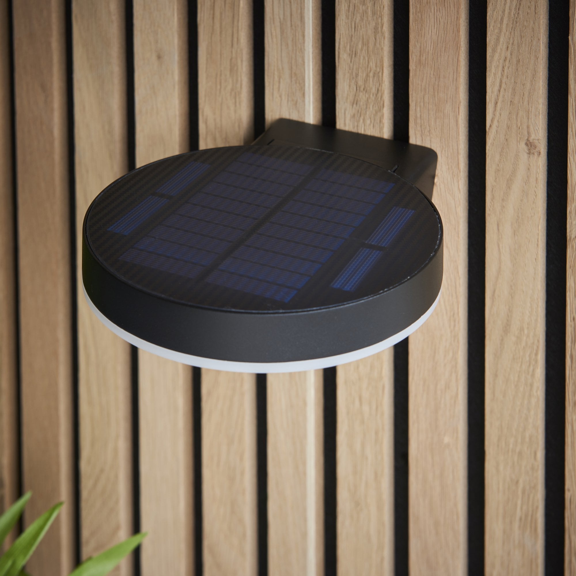 Endon Ebro Single Light Wall - Photocell And Pir - Solar - Textured Black & White Pc