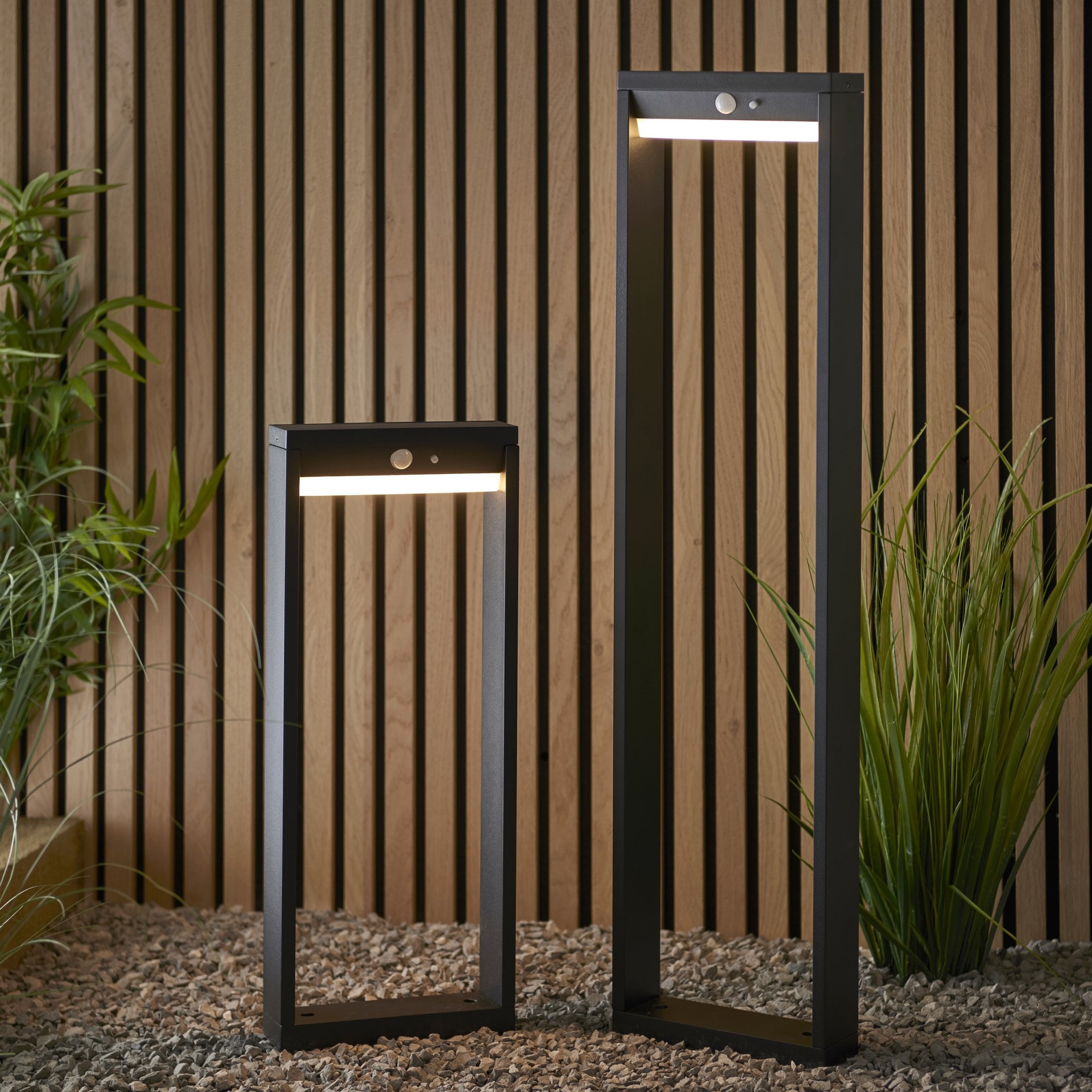 Endon Dannah Single Light Post Light - Photocell And PIR - Solar - Textured Black & White Pc