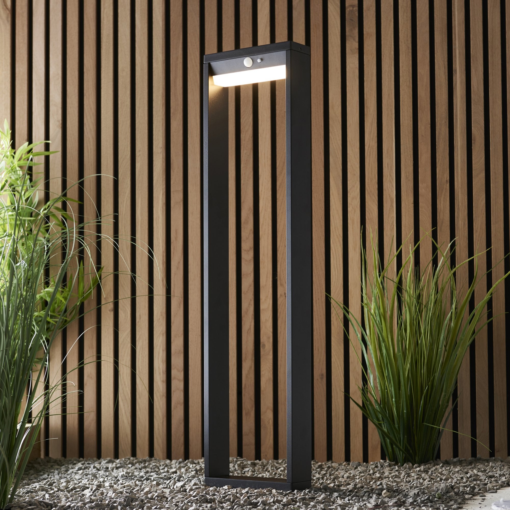 Endon Dannah Single Light Bollard - Photocell And PIR - Solar - Textured Black & White Pc