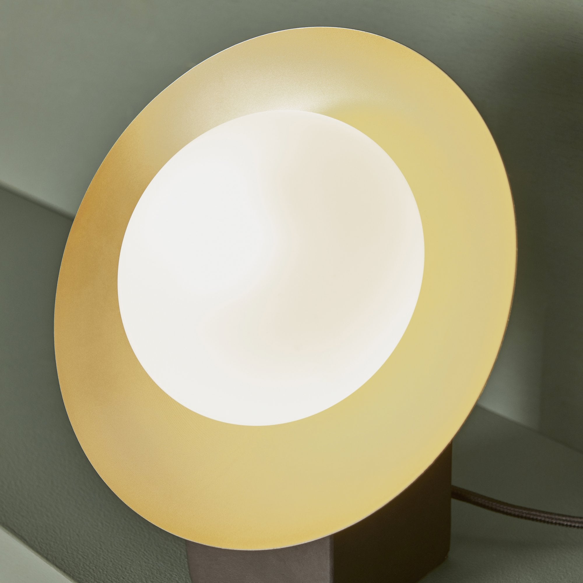 Utopia Planet Table Lamp - Gold