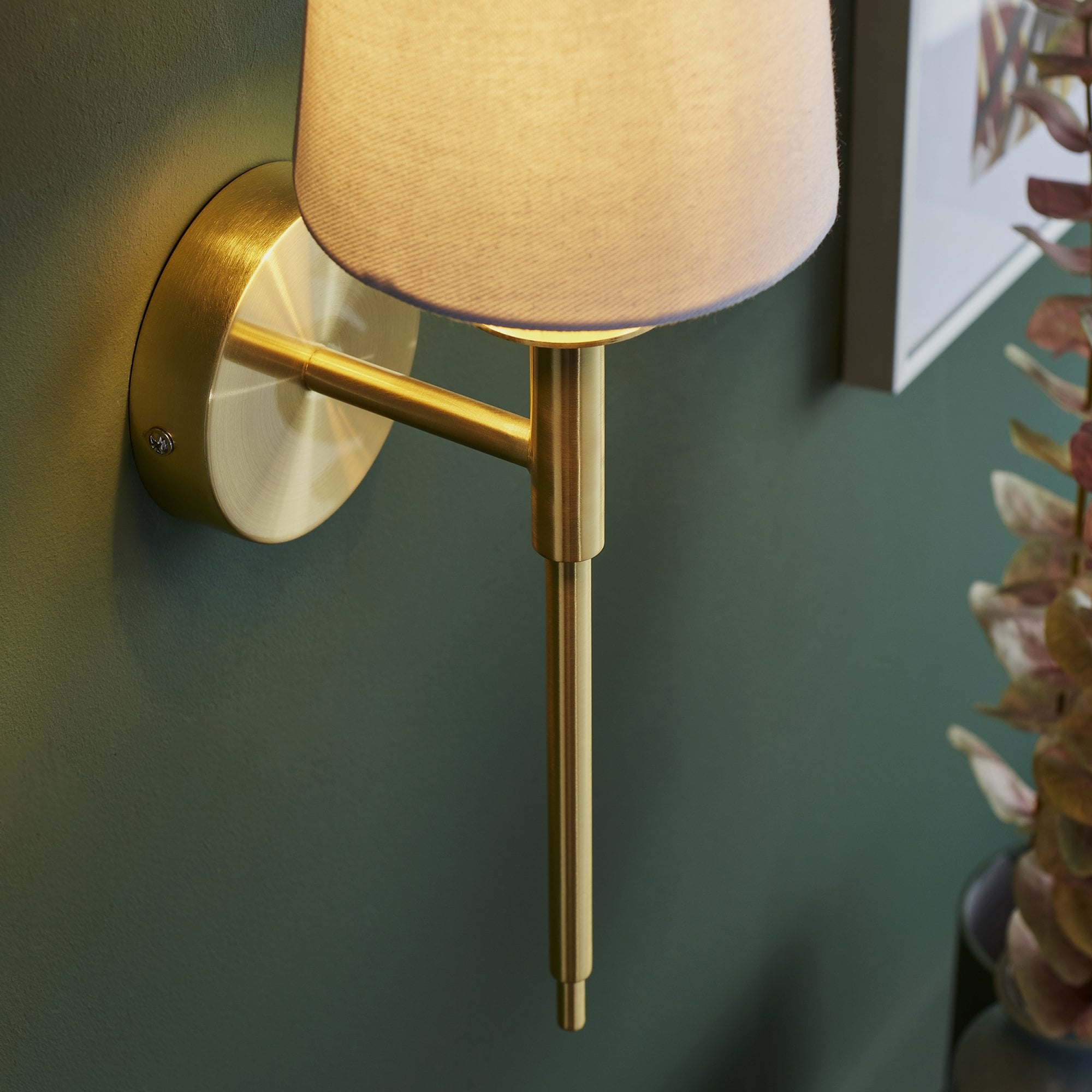 Utopia The Classic Wall Light - Satin Brass
