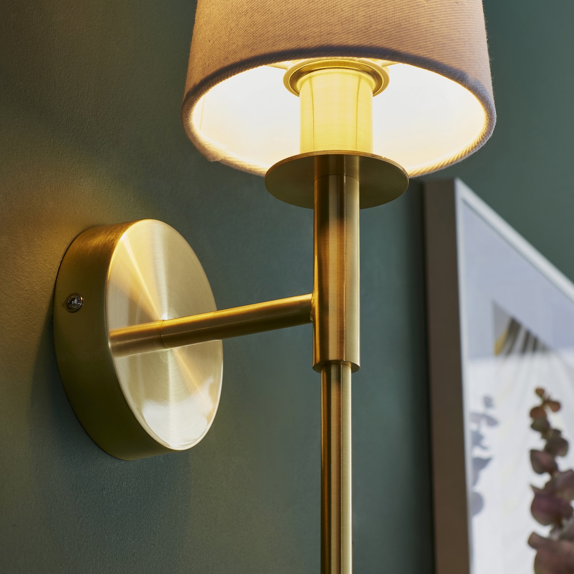 Utopia The Classic Wall Light - Satin Brass
