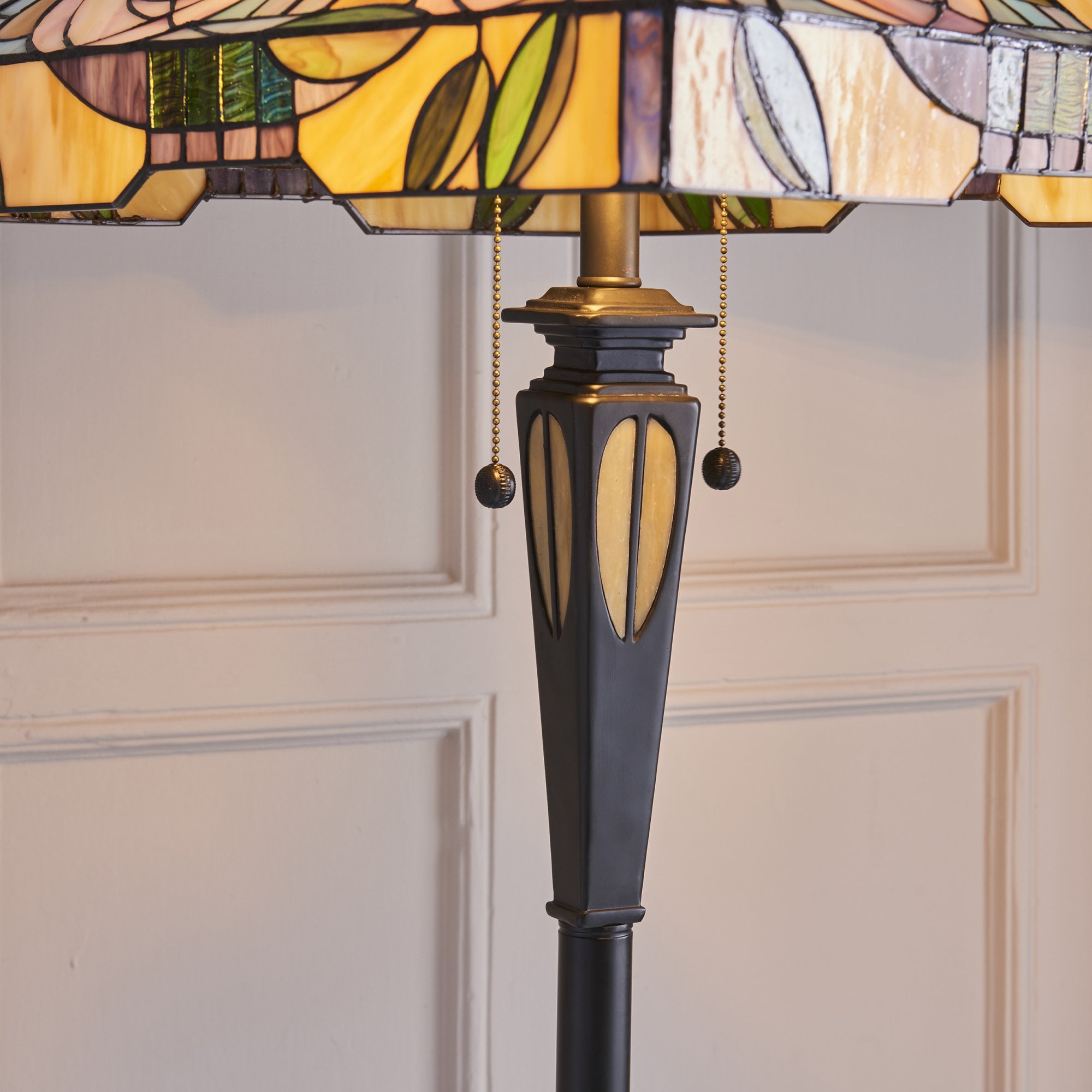 Interiors 1900 Willow Floor Lamp - Tiffany Glass