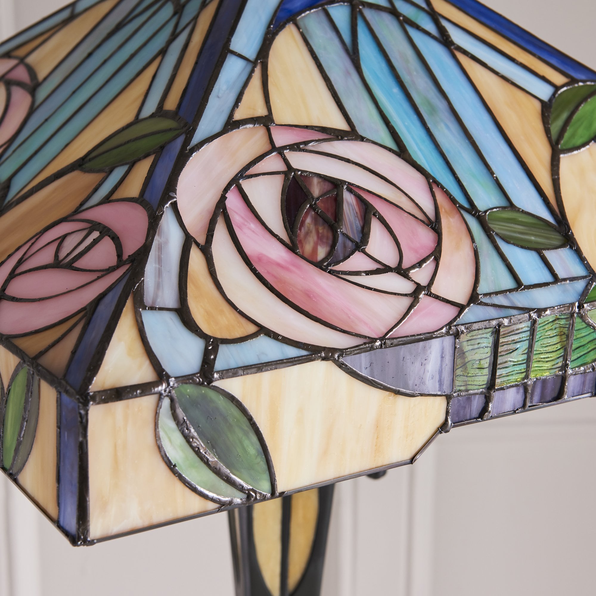 Interiors 1900 Willow Floor Lamp - Tiffany Glass