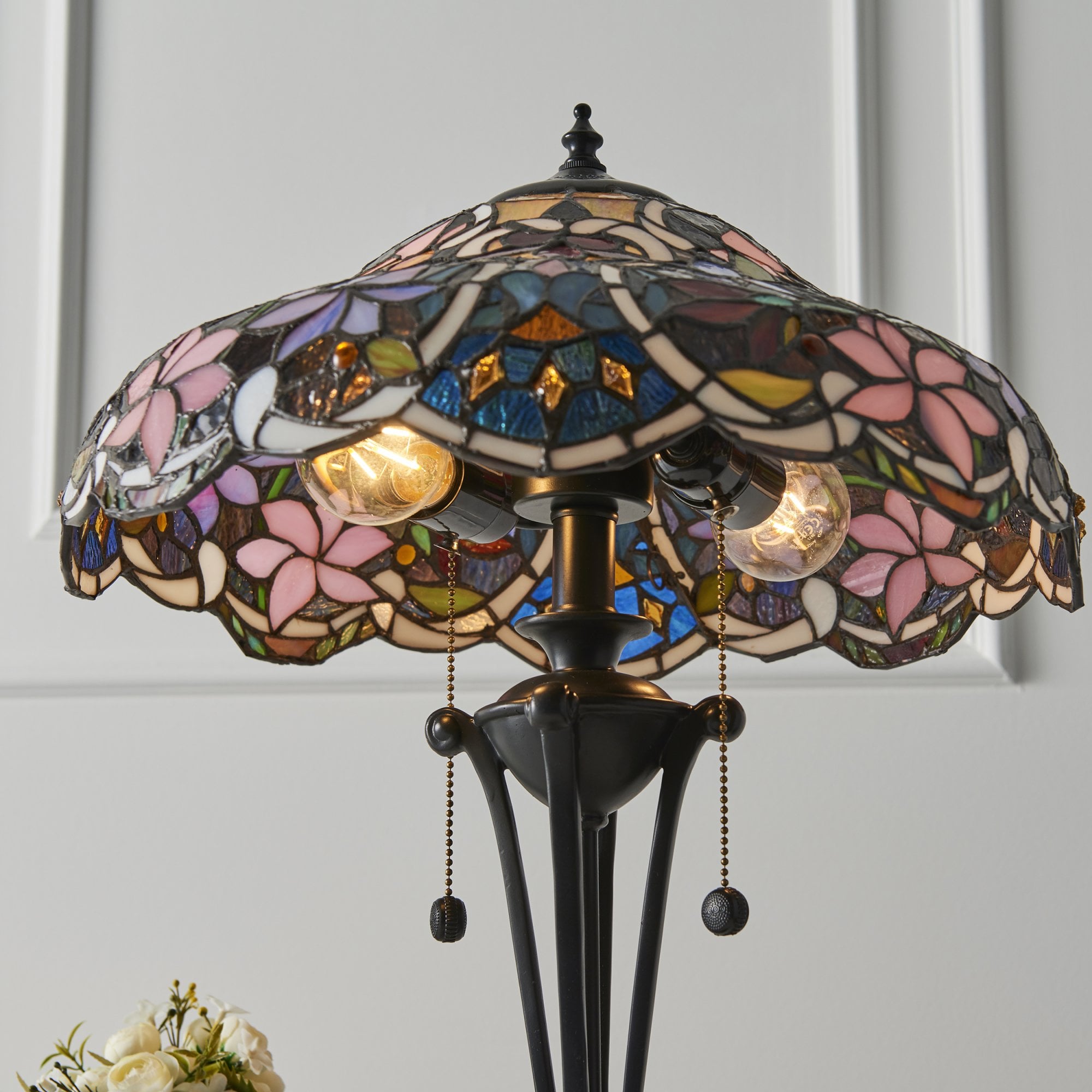 Interiors 1900 Sullivan Medium Table Lamp - Tiffany Glass