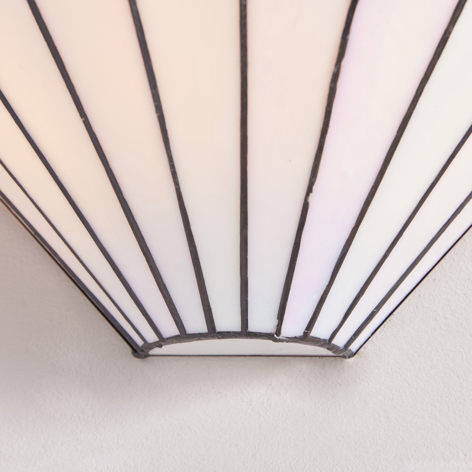 Interiors 1900 Fargo Single Wall Fitting - Tiffany Glass