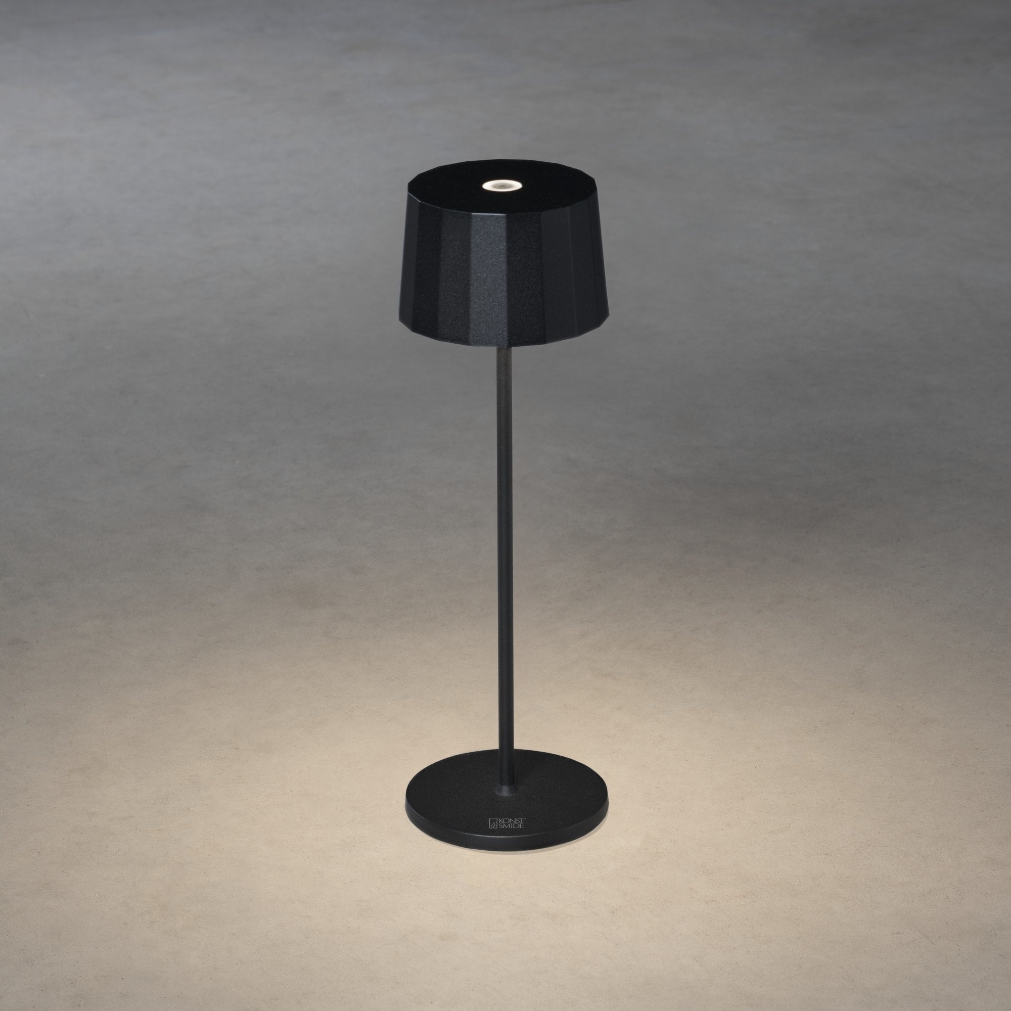 Konstsmide Positano LED Table Lamp with USB - Matt Black