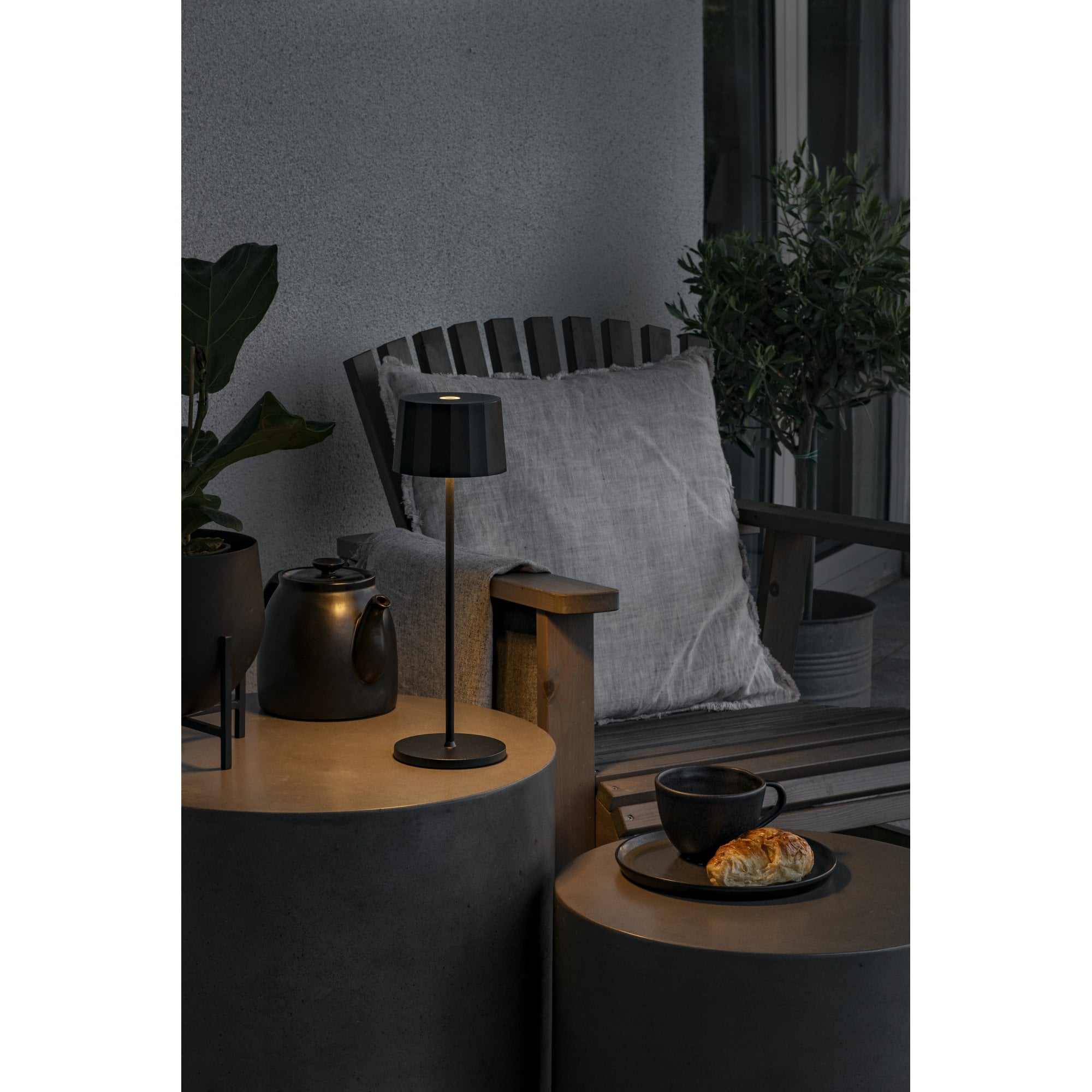 Konstsmide Positano LED Table Lamp with USB - Matt Black