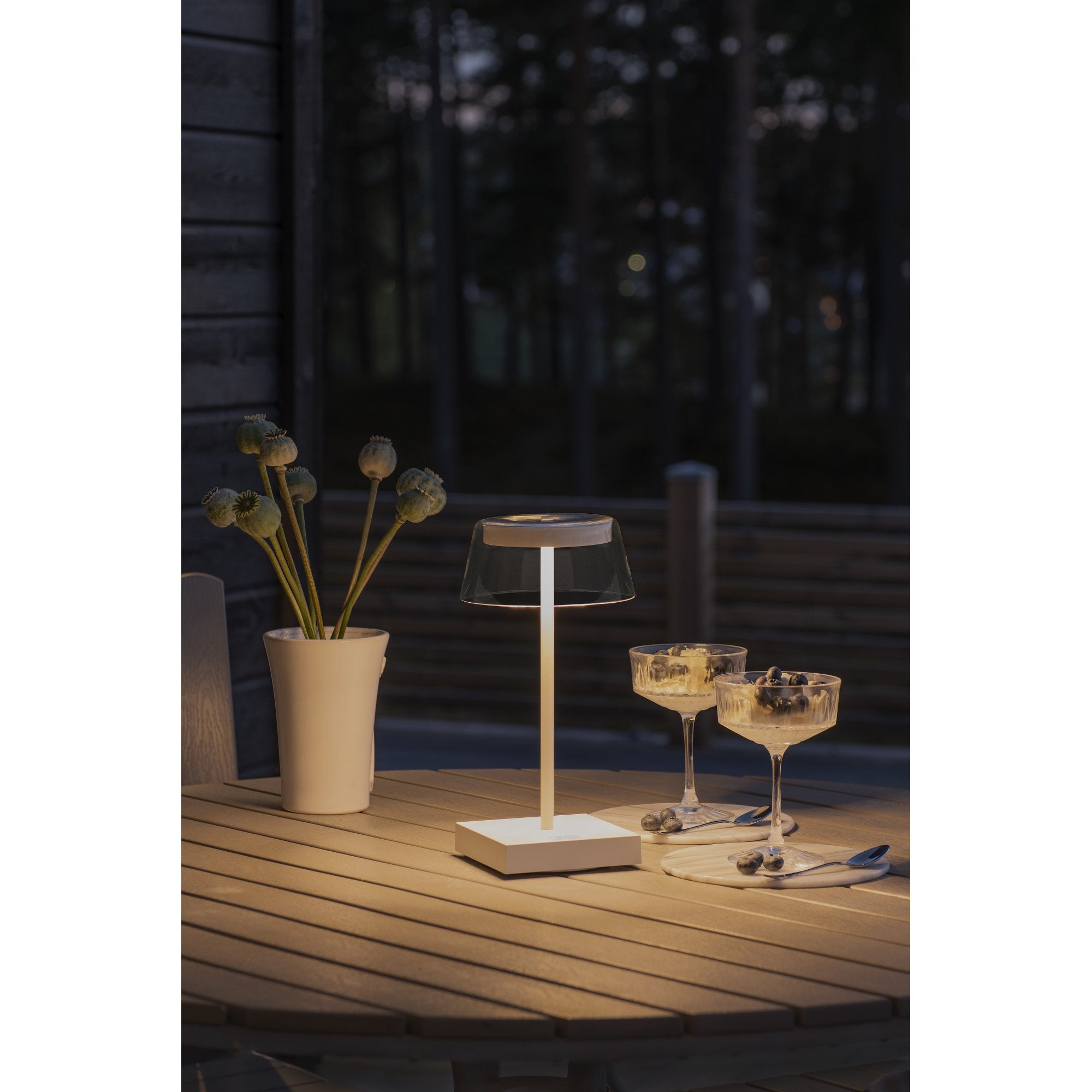 Konstsmide Scilla Table Lamp with USB - Matt White