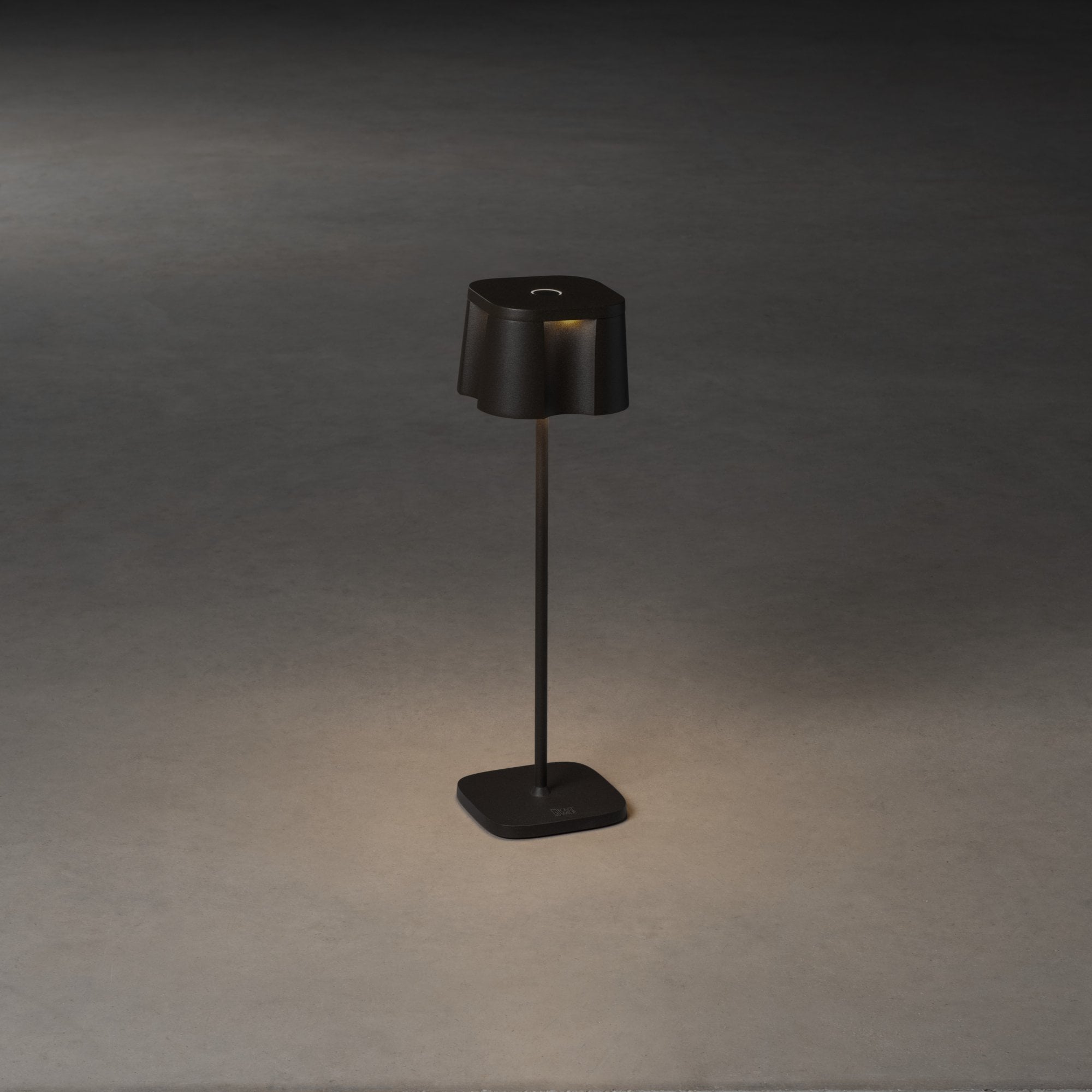Konstsmide Nice Table Lamp with USB - Matt Black