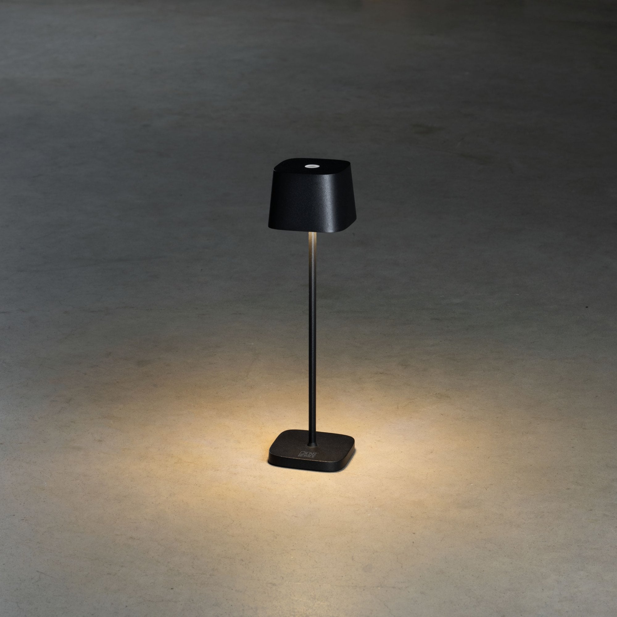Konstsmide Capri Mini LED Table Lamp with USB - Matt Black