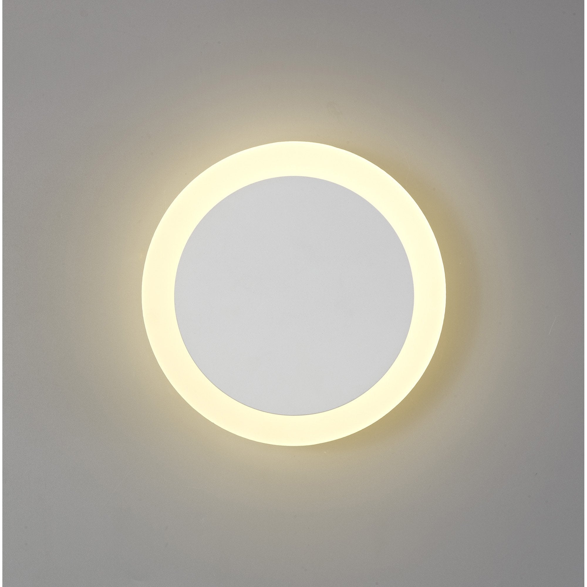 Fabula Kingsley Magnetic Base LED Wall Lamp - 15/19cm Round - Central - Sand White & Acrylic Frosted Diffuser