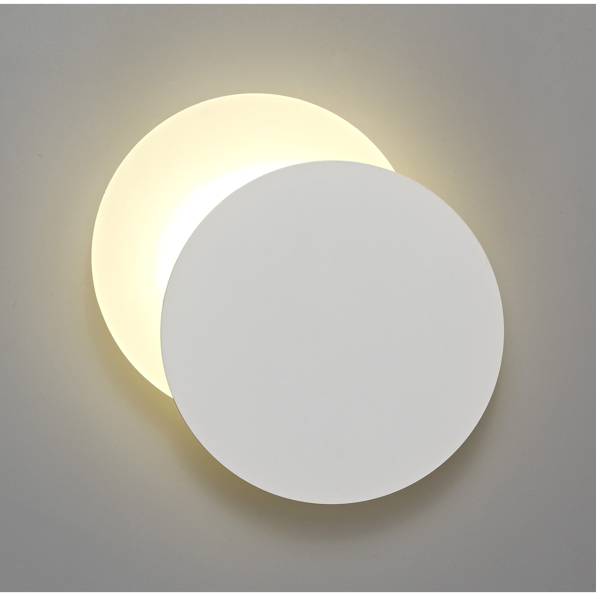 Fabula Kingsley Magnetic Base LED Wall Lamp - 20/19cm Round - Right Offset - Sand White & Acrylic Frosted Diffuser