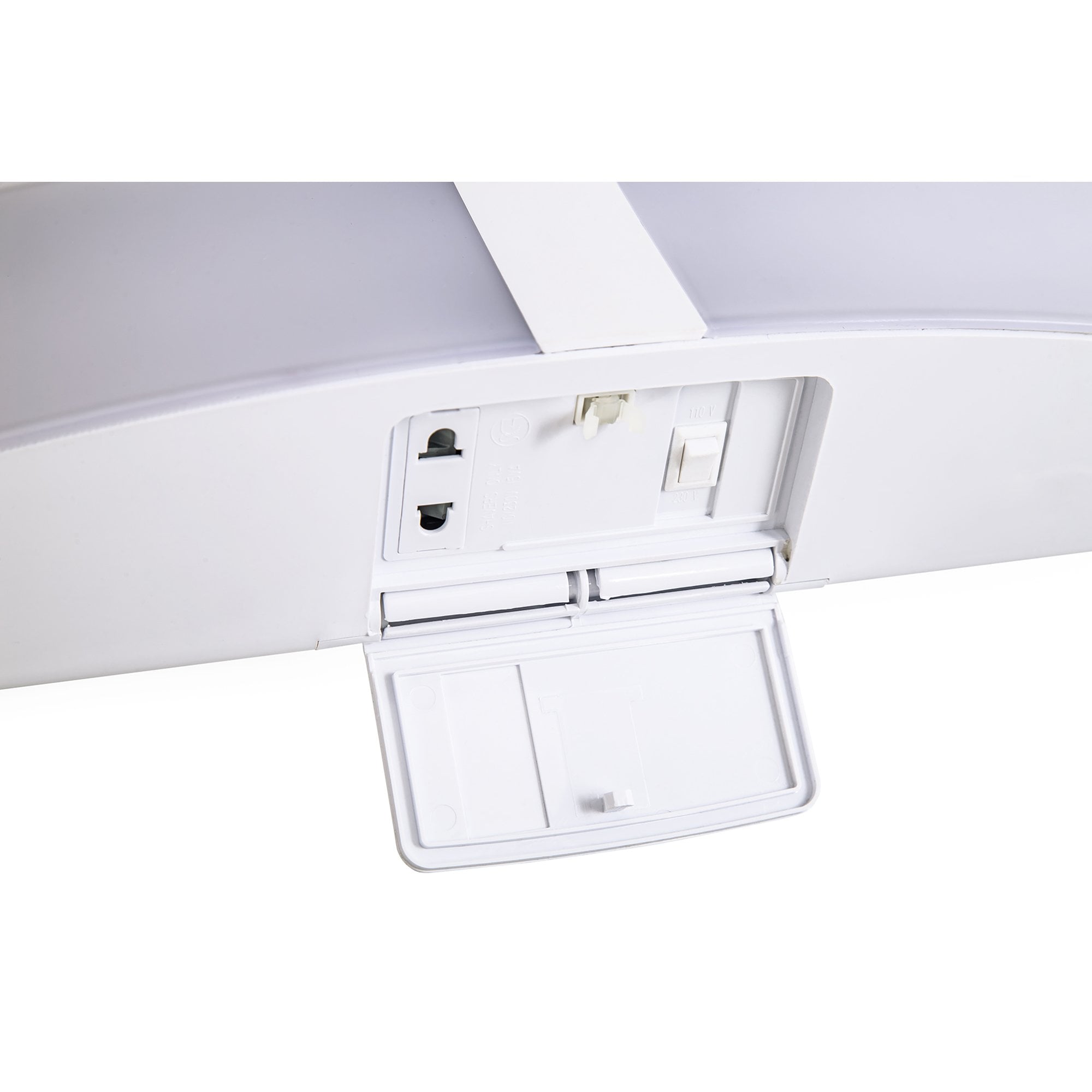 Fabula Wren LED Bathroom Wall Lamp with Shaver Socket & Pull Switch - White - IP44