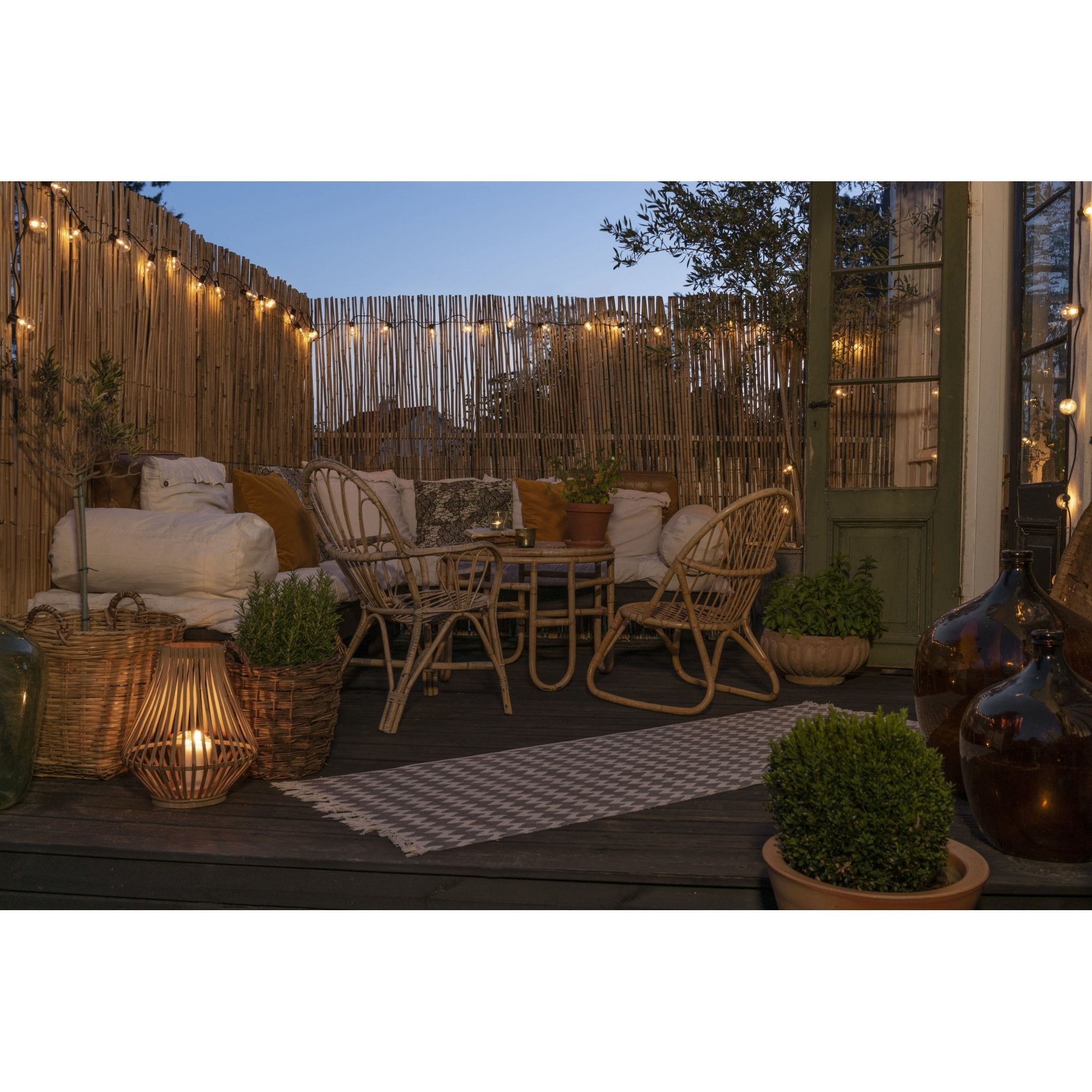 Konstsmide Festoon 2.25m Light Set - 10 Round LED Bulbs - 2400K - Battery Operated