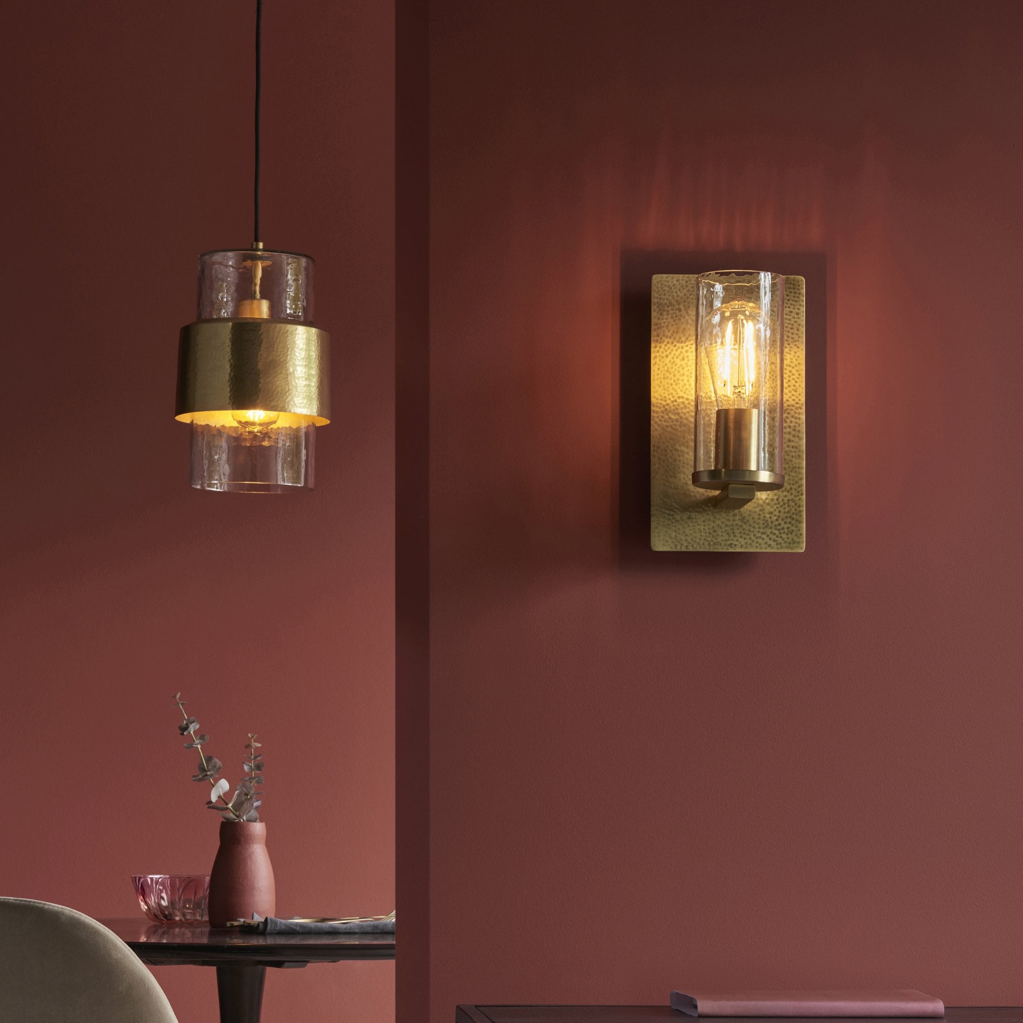 Utopia Swirl Single Wall Light - Hammered Brass Plate & Textured Clear Glass