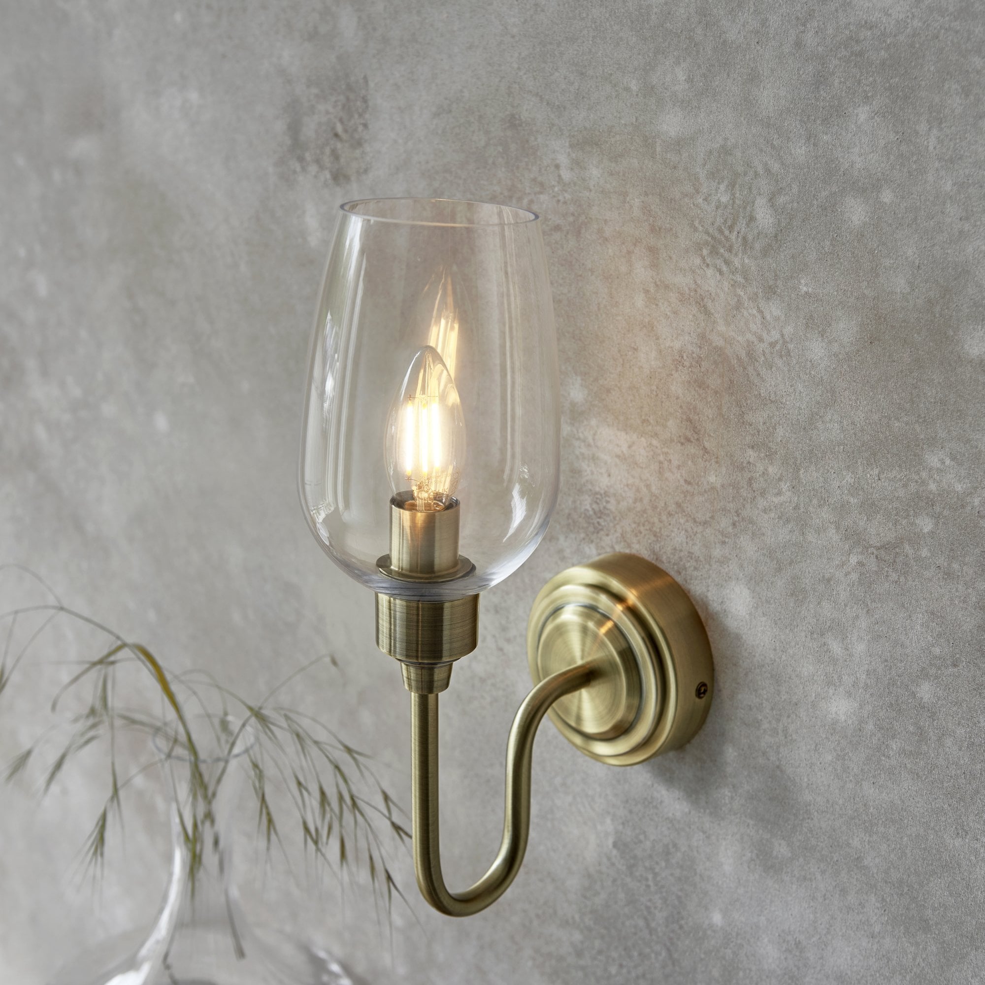 Utopia Walton Single Wall Light - Antique Brass Plate & Clear Glass