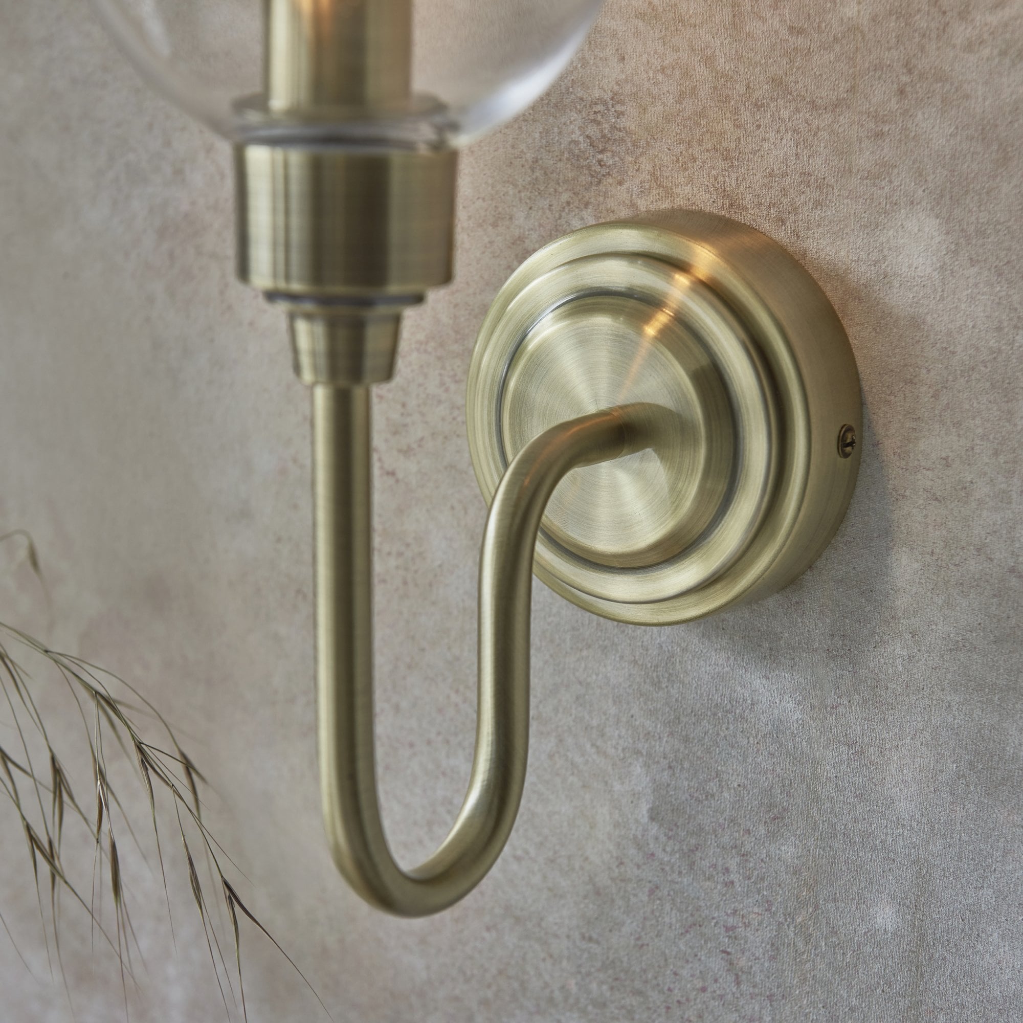 Utopia Walton Single Wall Light - Antique Brass Plate & Clear Glass