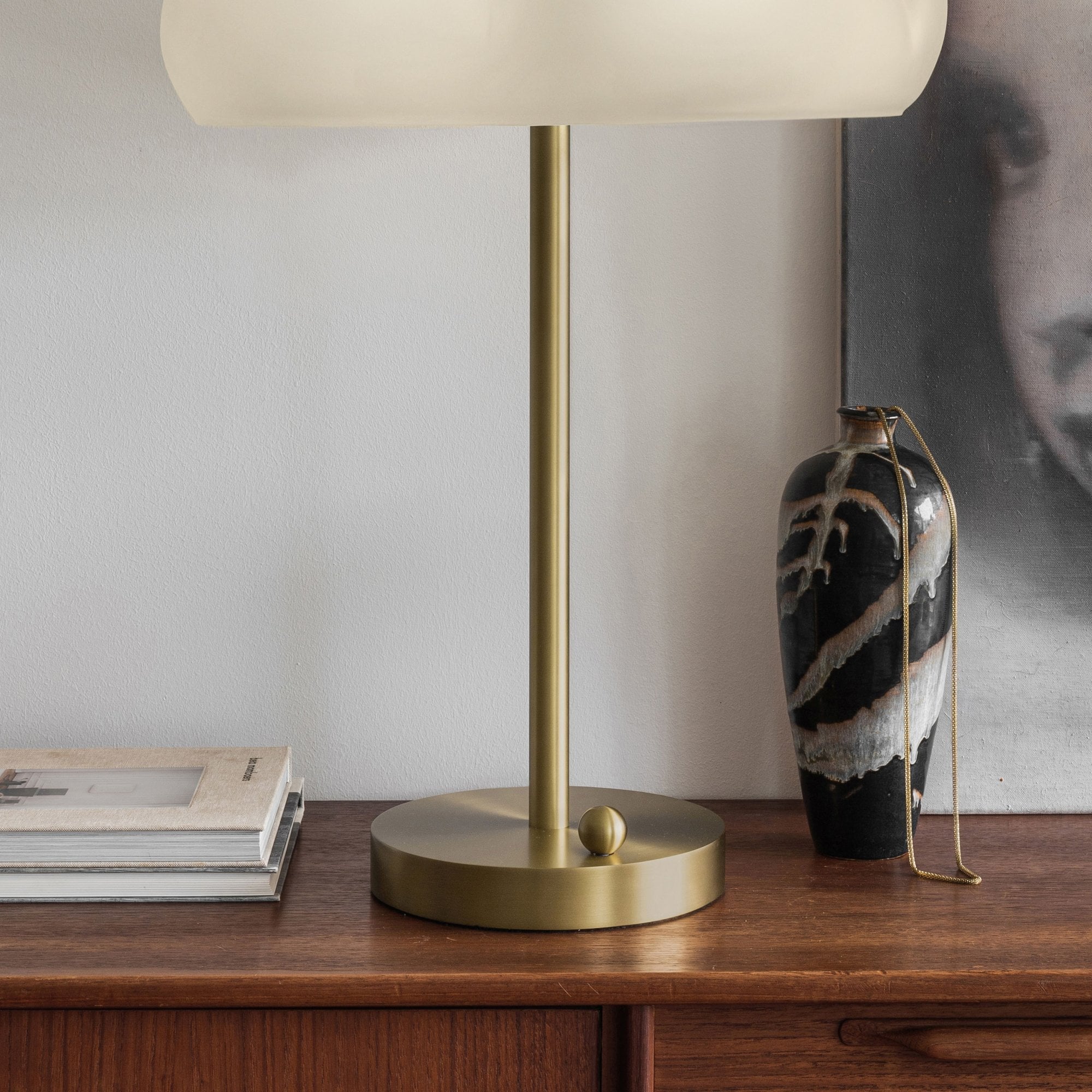 Schwung Hana Table Lamp