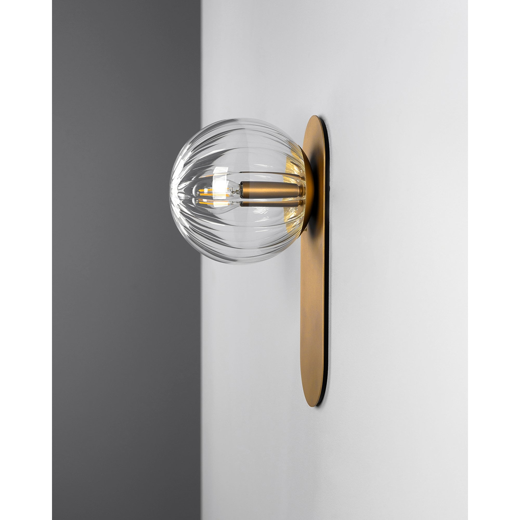 Schwung Adrion Medium Wall Sconce Light