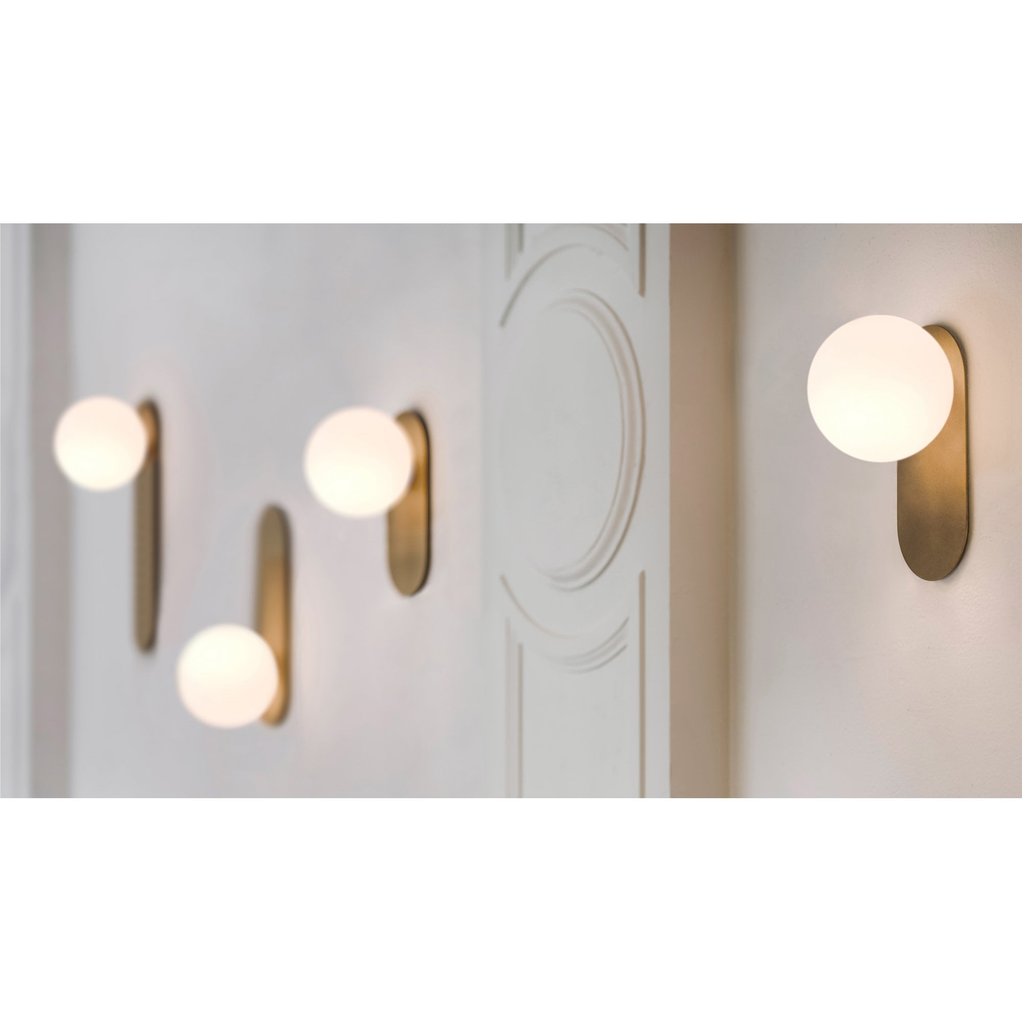 Schwung Adrion Large Wall Sconce Light