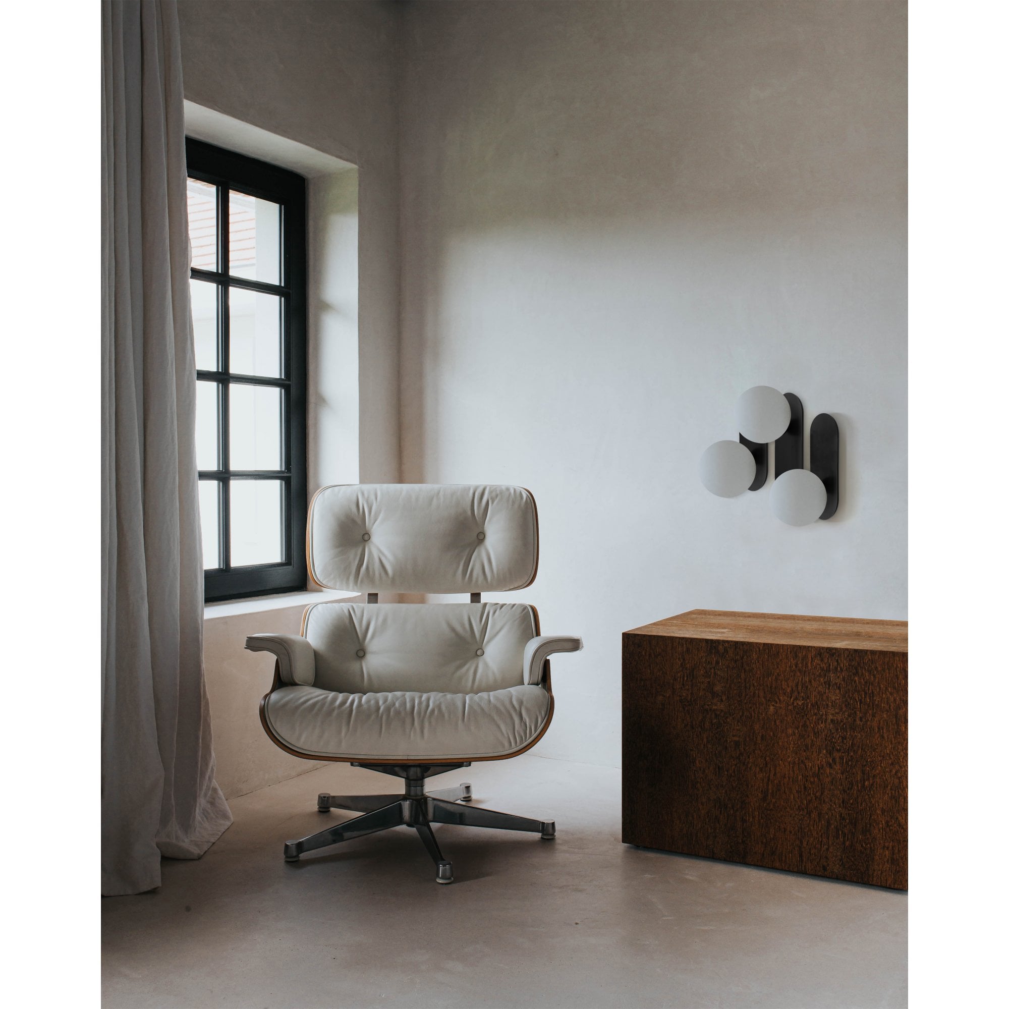 Schwung Adrion Large Wall Sconce Light