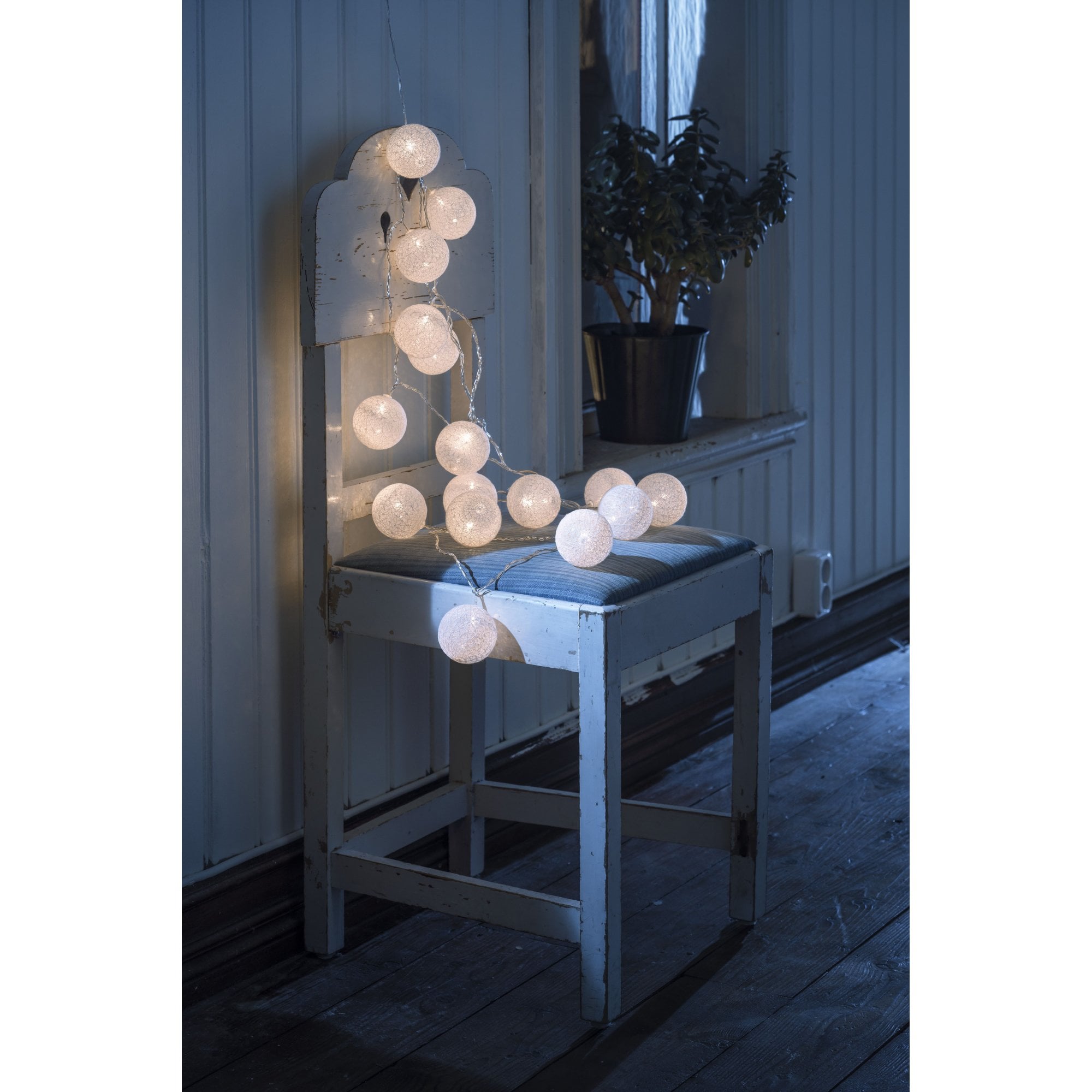 Konstsmide Festoon 3m Decorative Light Set - 16 LED Cotton Balls - White