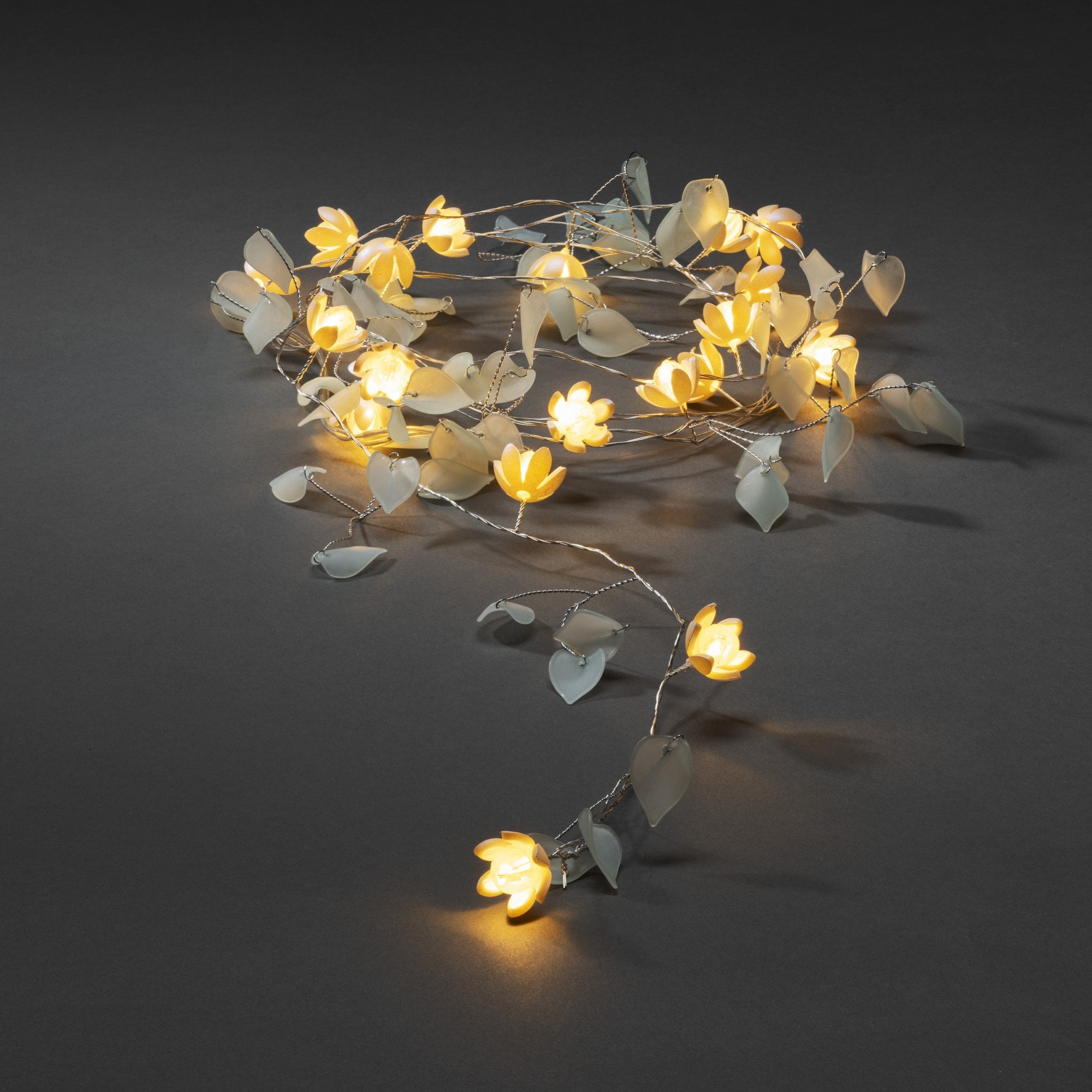 Konstsmide Festoon 1.9m Decorative Light Set - 20 LED Flowers - White & Clear - Battery Operated
