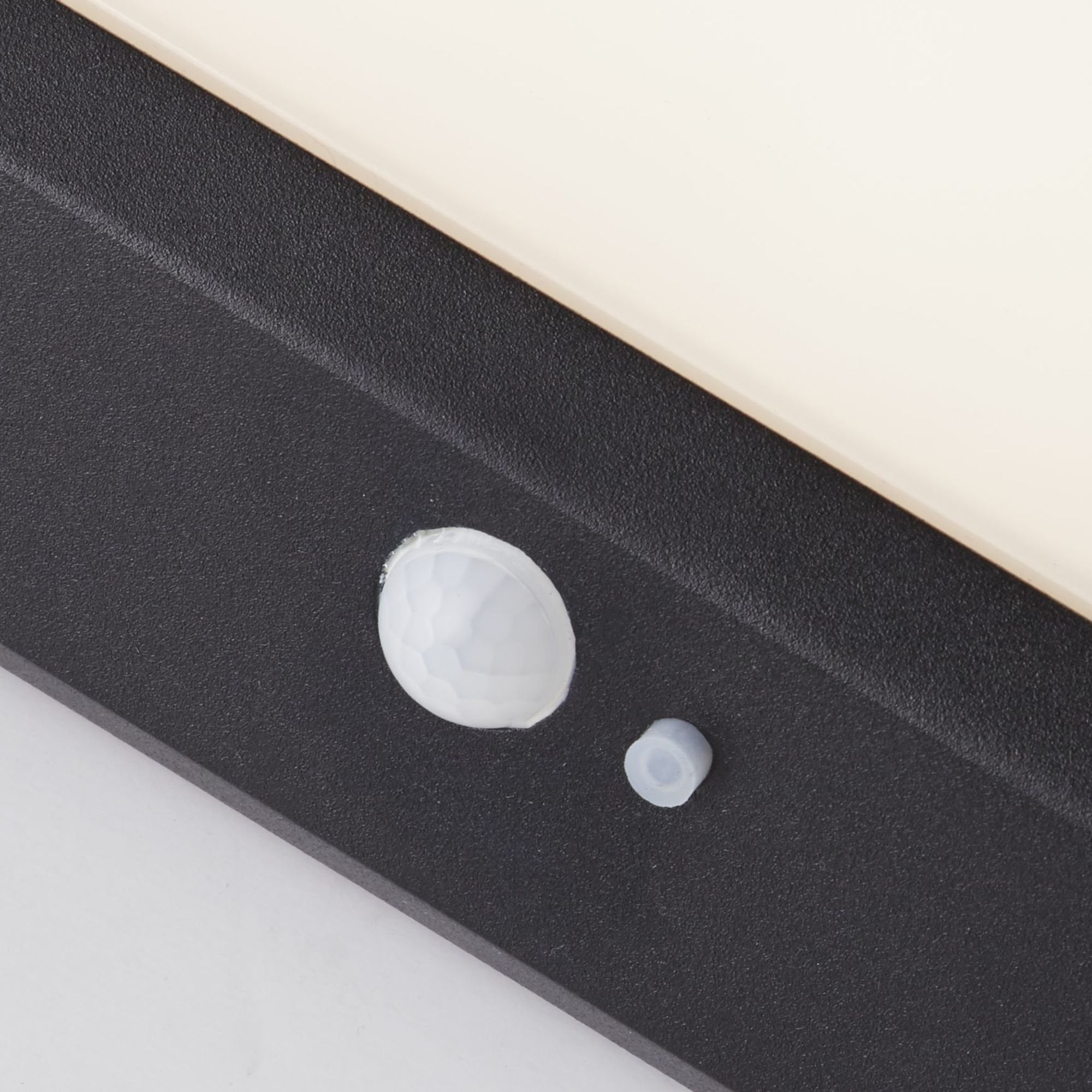 Searchlight Aberdeen Solar Outdoor Wall Light with PIR - Black & White Polycarbonate