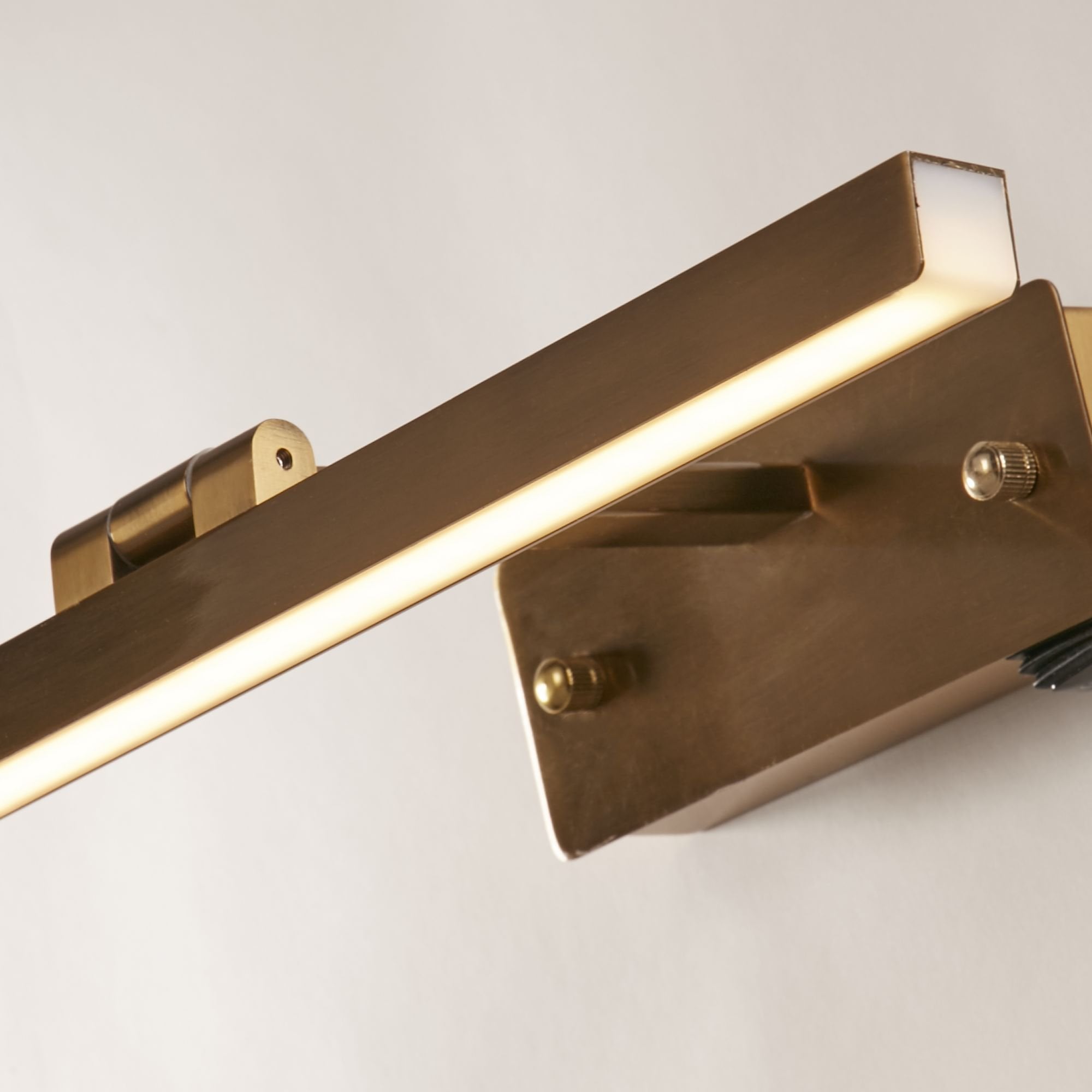 Searchlight Cedar Picture Light - Satin Brass