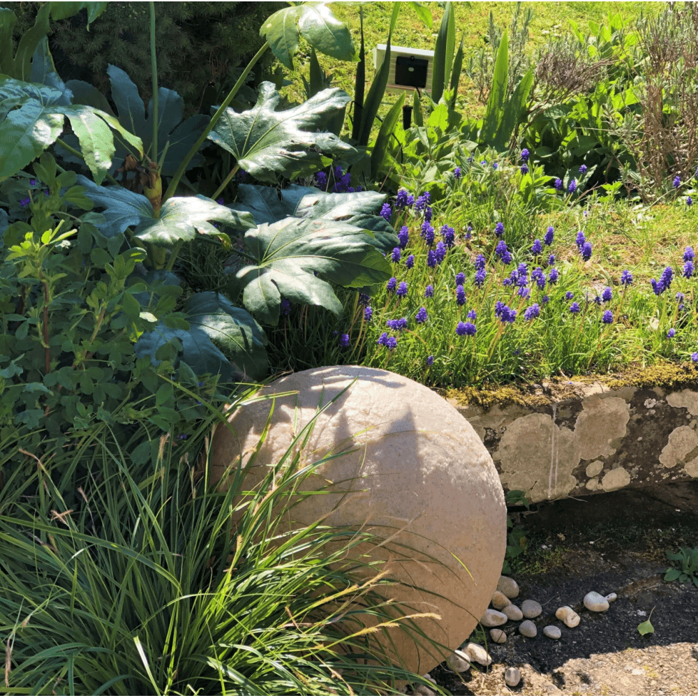 Stone Globe Spherical Garden Light - Bath Stone - Solar