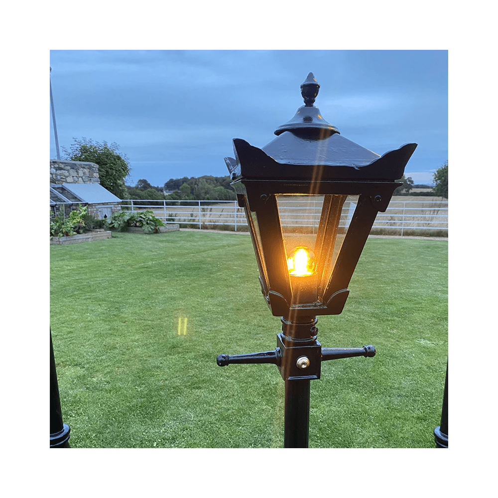 Harte Victorian Traditional 1.4m Lamp Post - Cast Iron