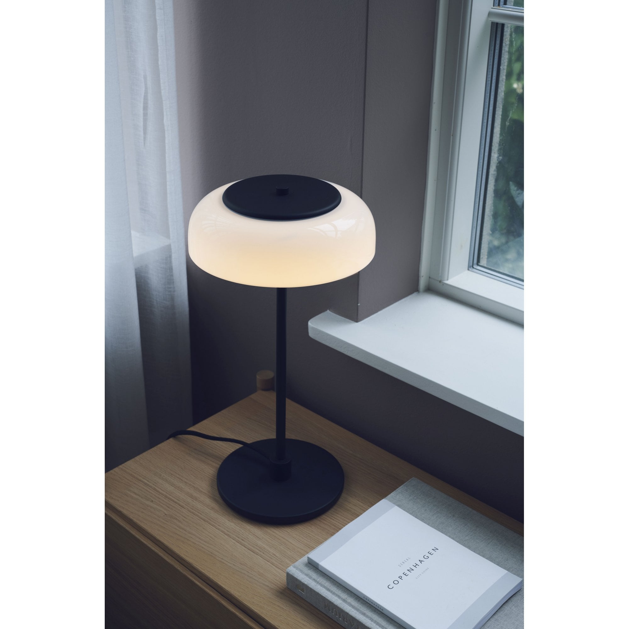 Nuura Blossi Table Lamp - Black & Opal Glass