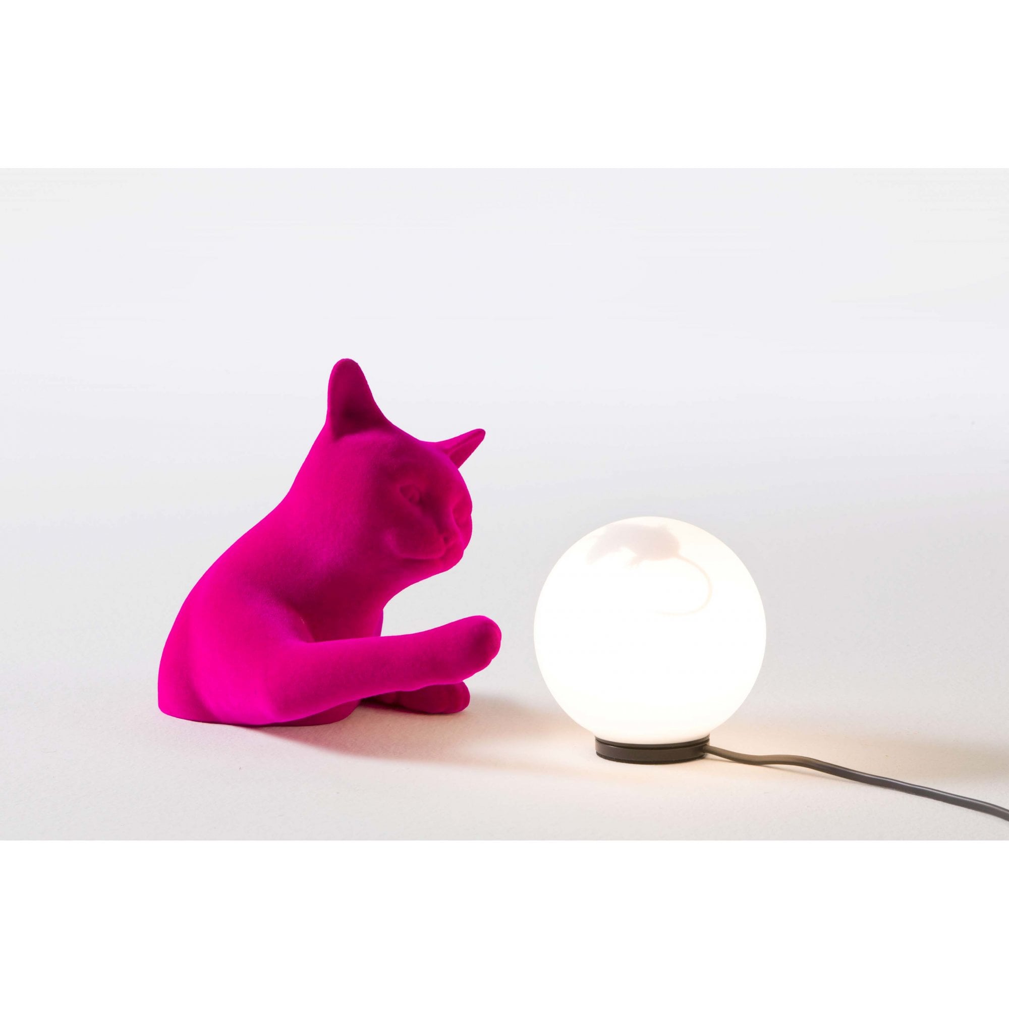 Karman Maoo Cat Table Lamp - Fucsia Velvet
