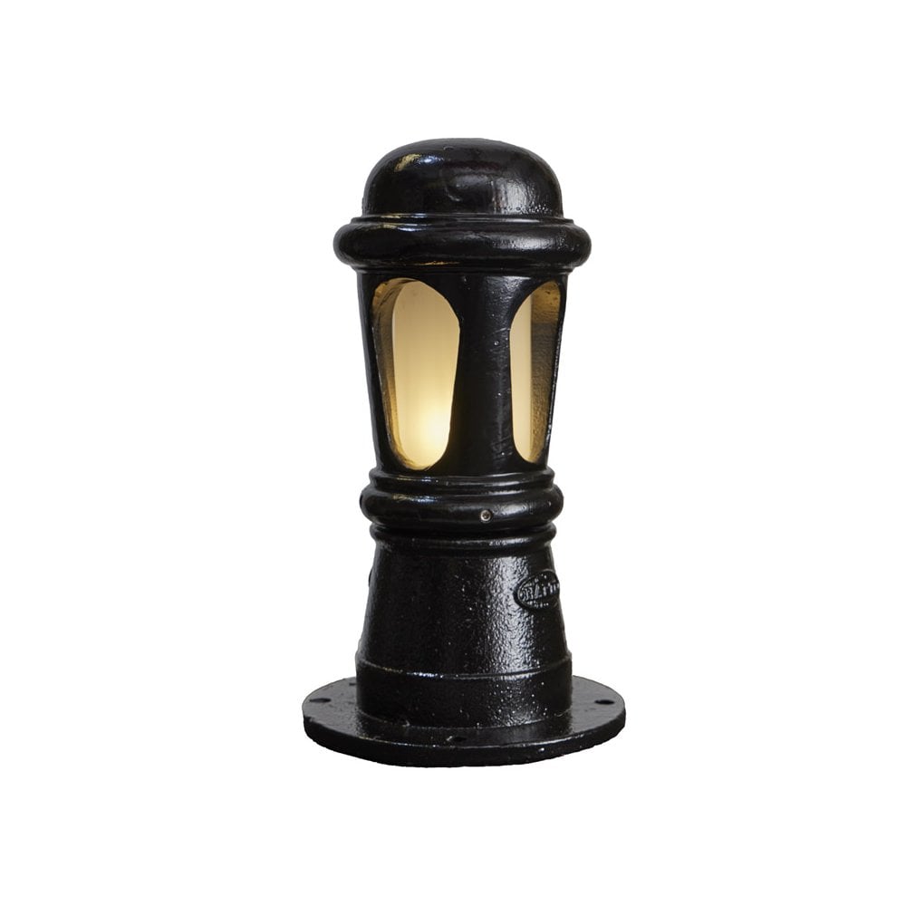 Harte Decorative 0.43m Bollard Light With Frosted Lens - Cast Iron