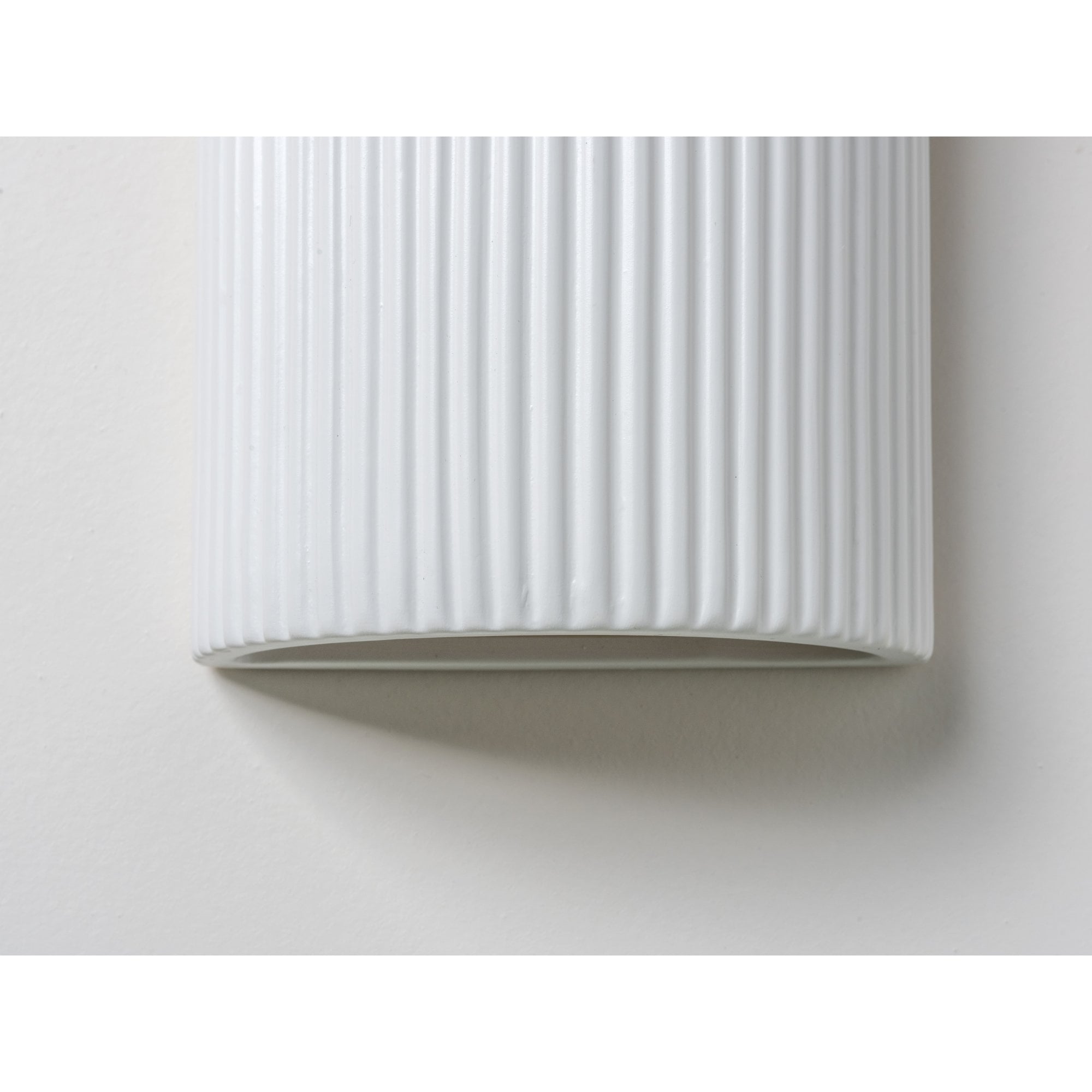 houseof. Ribbed Ceramic Pillar Wall Light - White