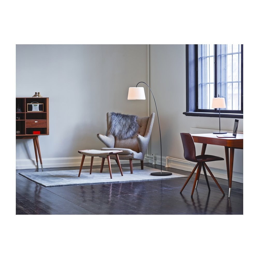 Le Klint 320 Snowdrop Table Lamp