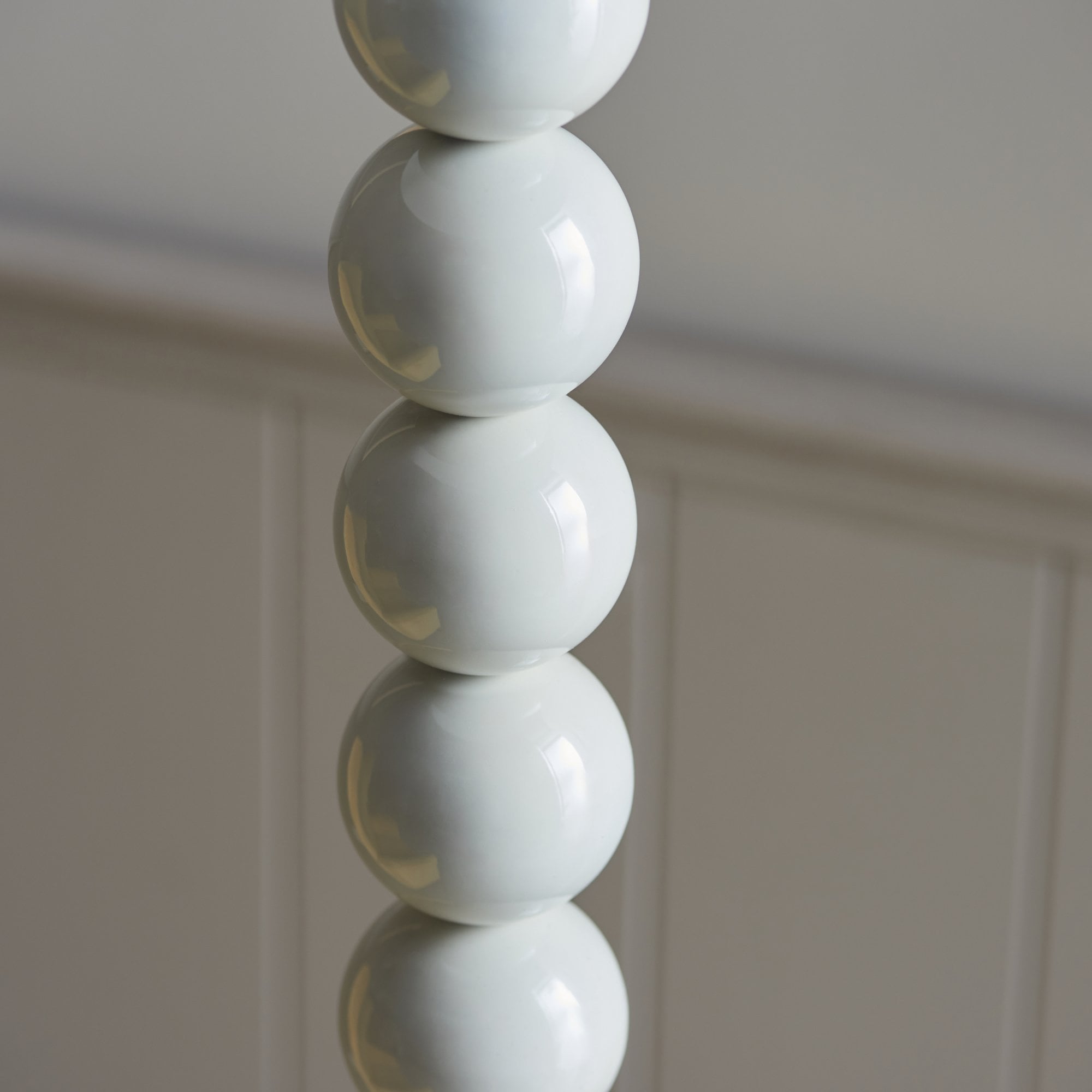 Endon Higgledy Single Light Floor - Gloss Almond White Paint