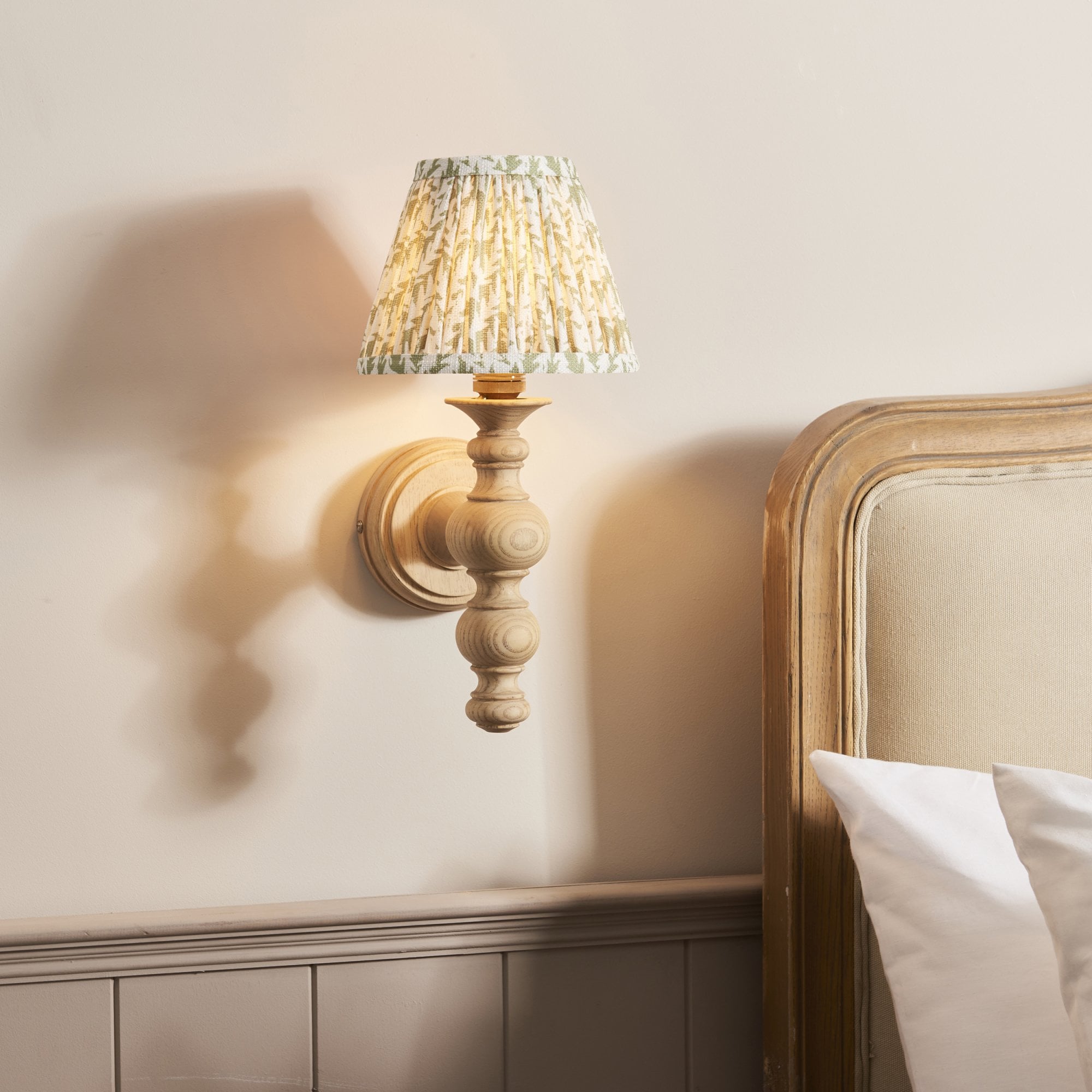 Endon Bibury Wall Light & Leaf 16cm Herb Garden Green Shade