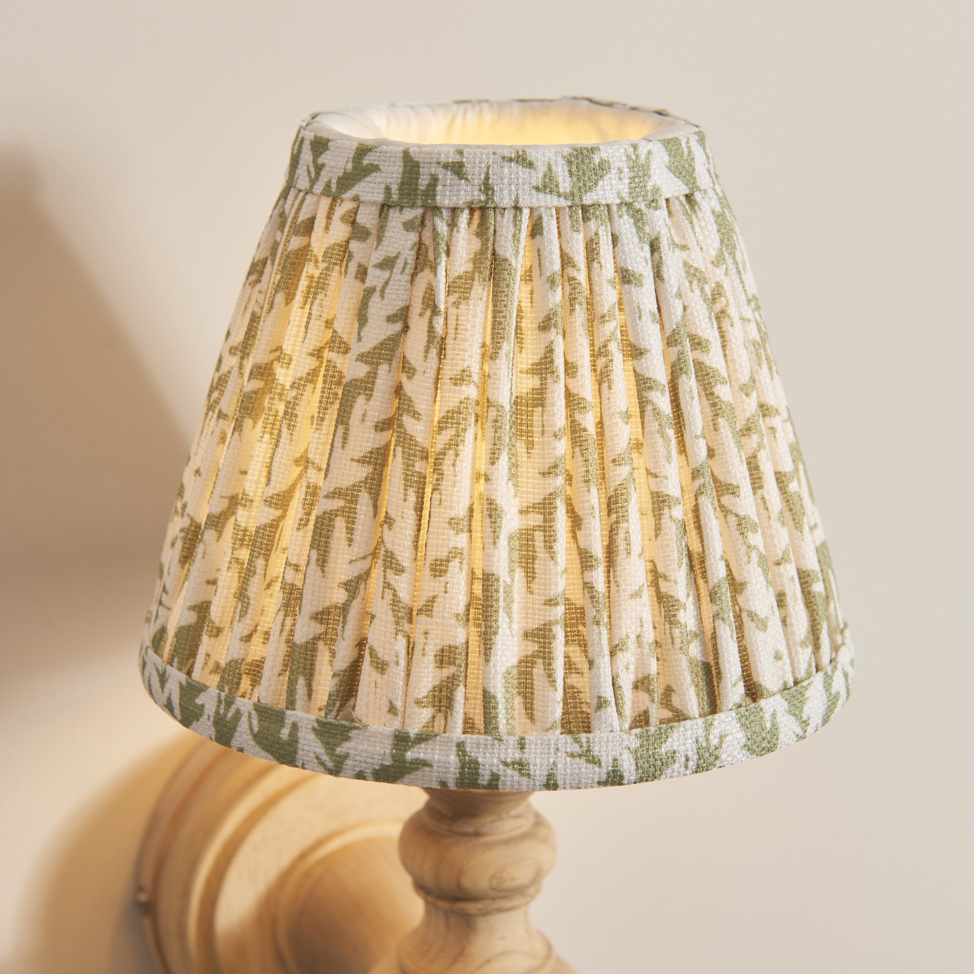 Endon Bibury Wall Light & Leaf 16cm Herb Garden Green Shade