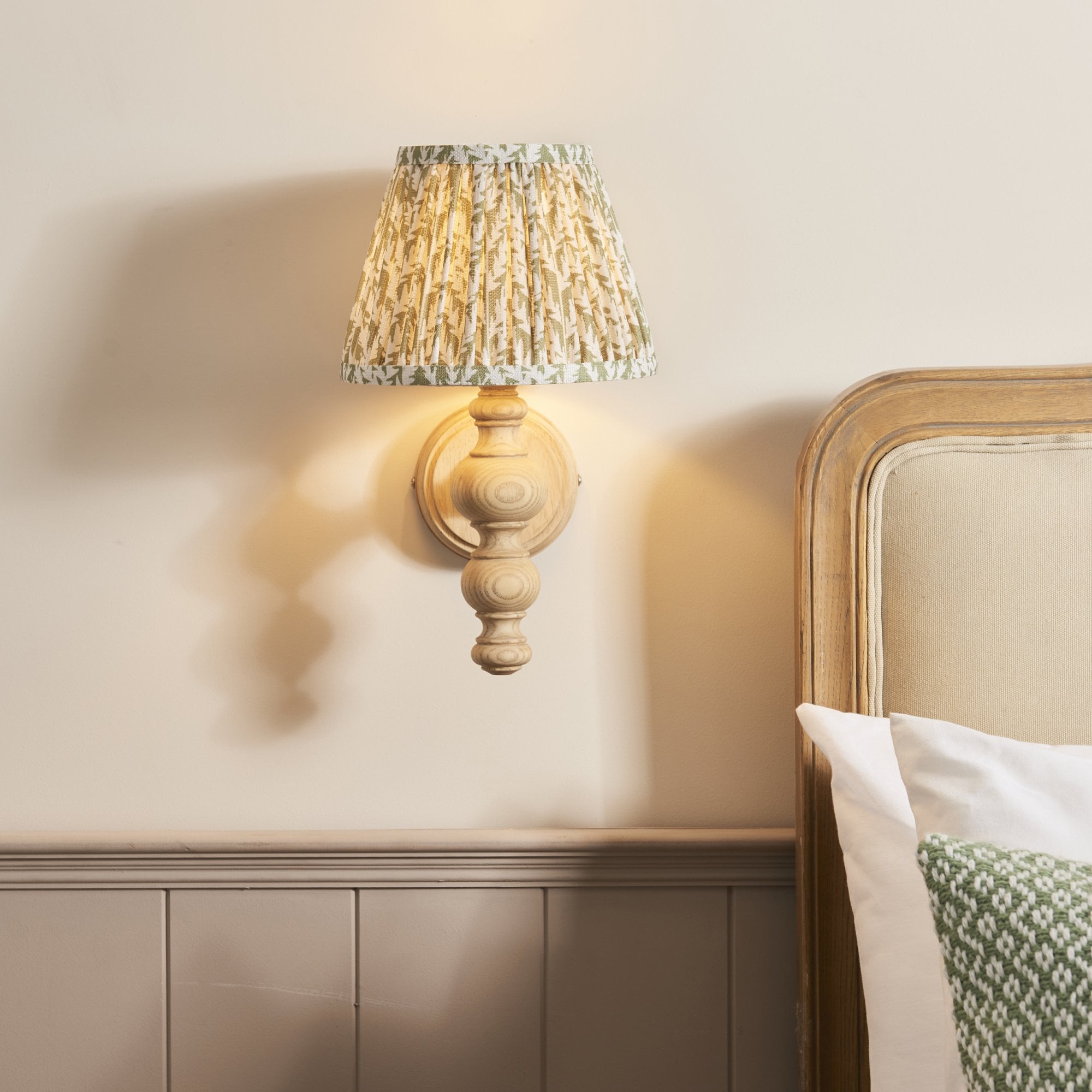 Endon Bibury Wall Light & Leaf 20cm Herb Garden Green Shade