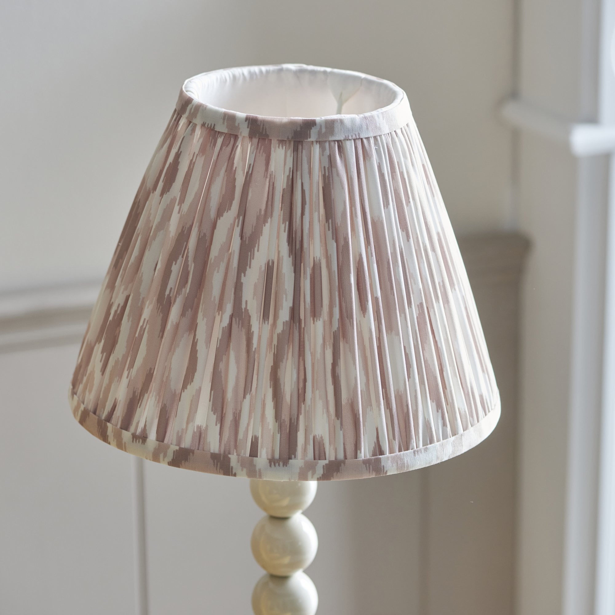 Endon Higgledy Gloss Almond White Table Lamp & Ikat 25cm Neutral Shade